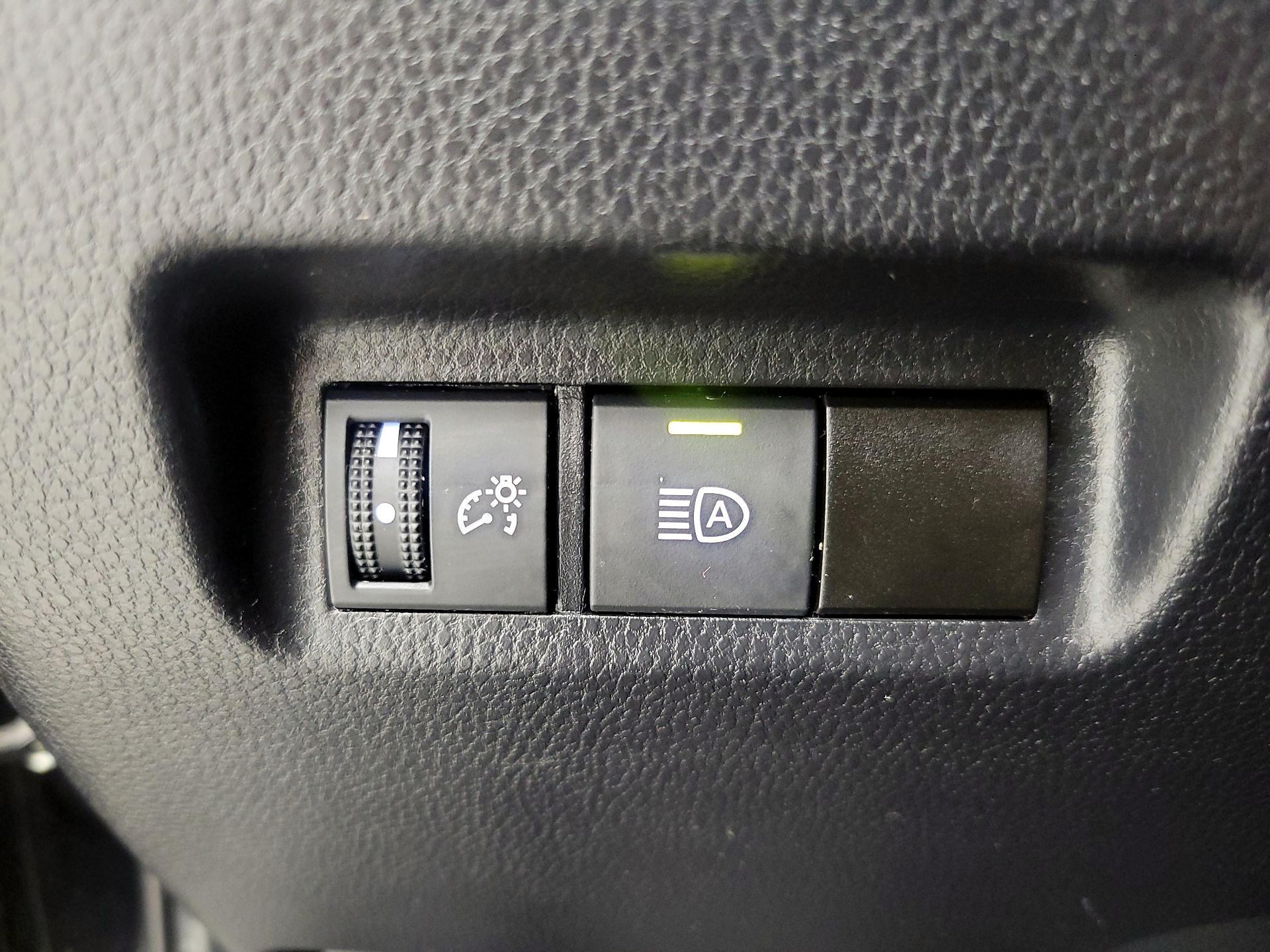 Thumbnail: 2021 Toyota RAV4 - 13