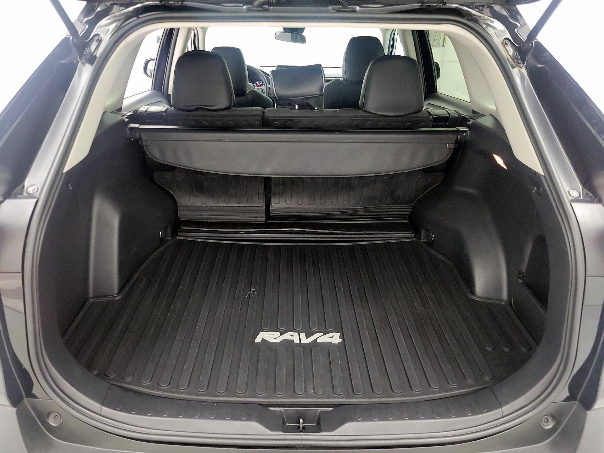 Thumbnail: 2021 Toyota RAV4 - 20