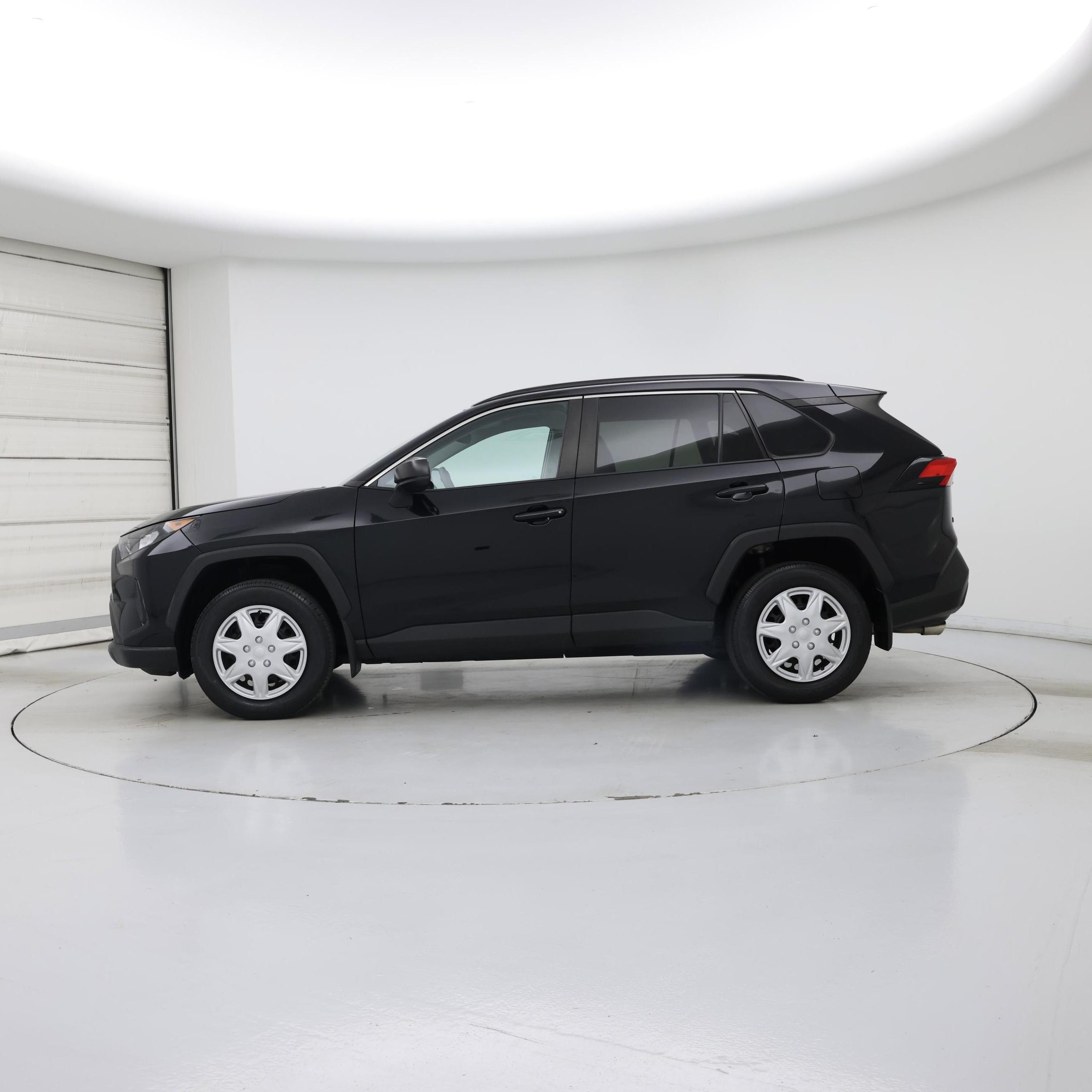 Thumbnail: 2021 Toyota RAV4 - 3