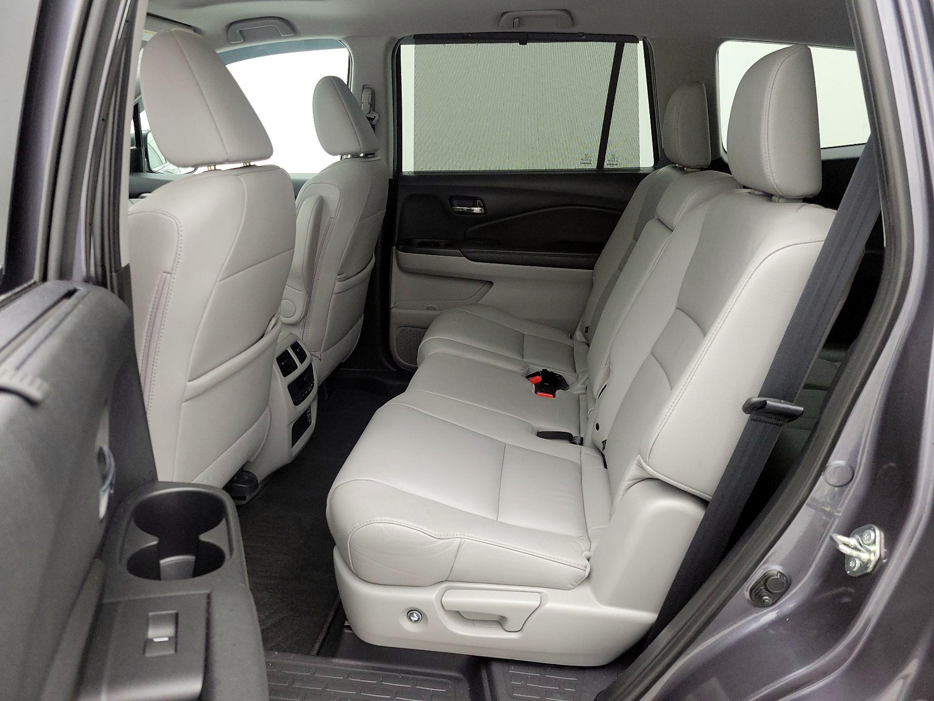 Thumbnail: 2020 Honda Pilot - 20