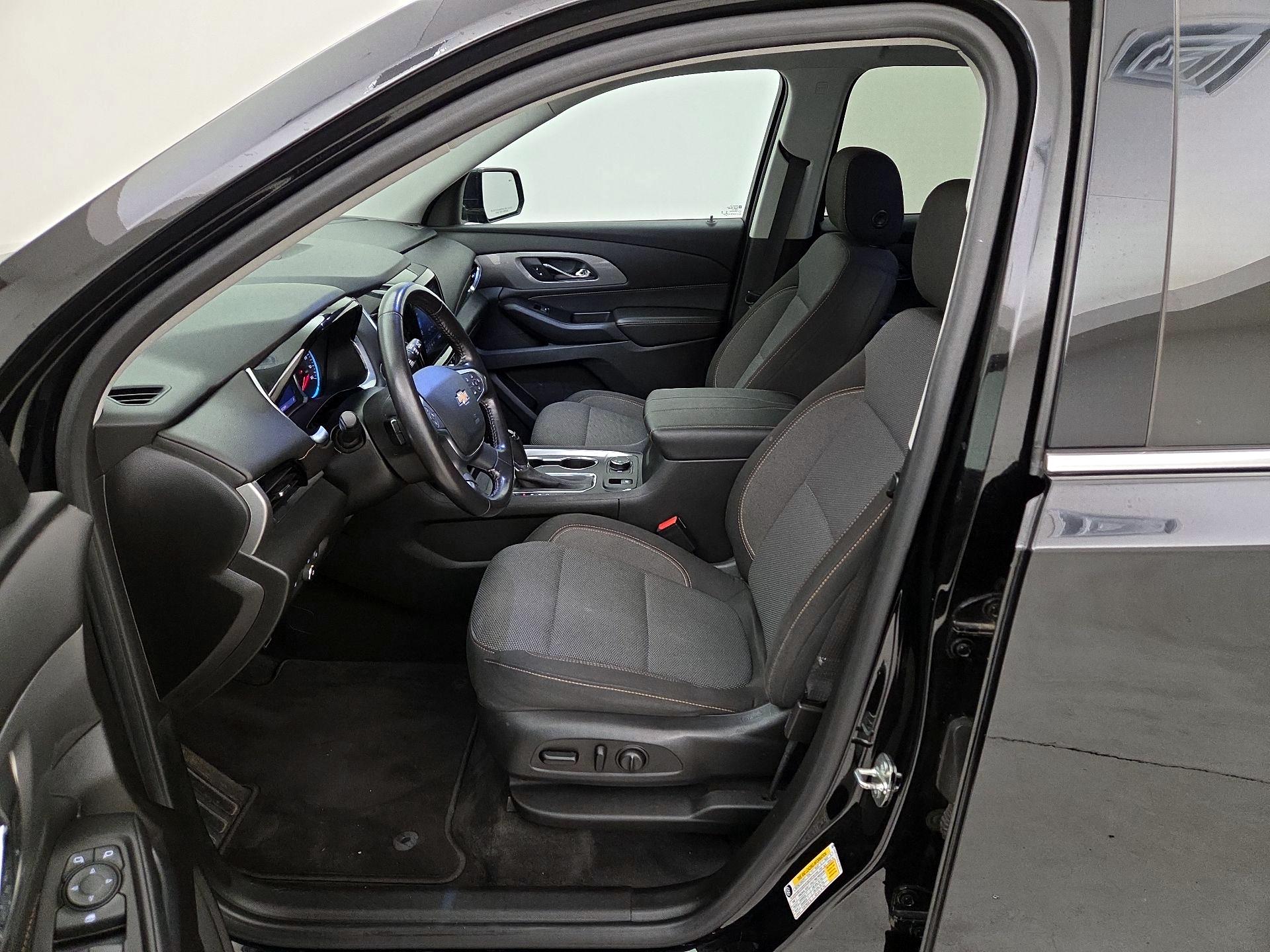 Thumbnail: 2020 Chevrolet Traverse - 11