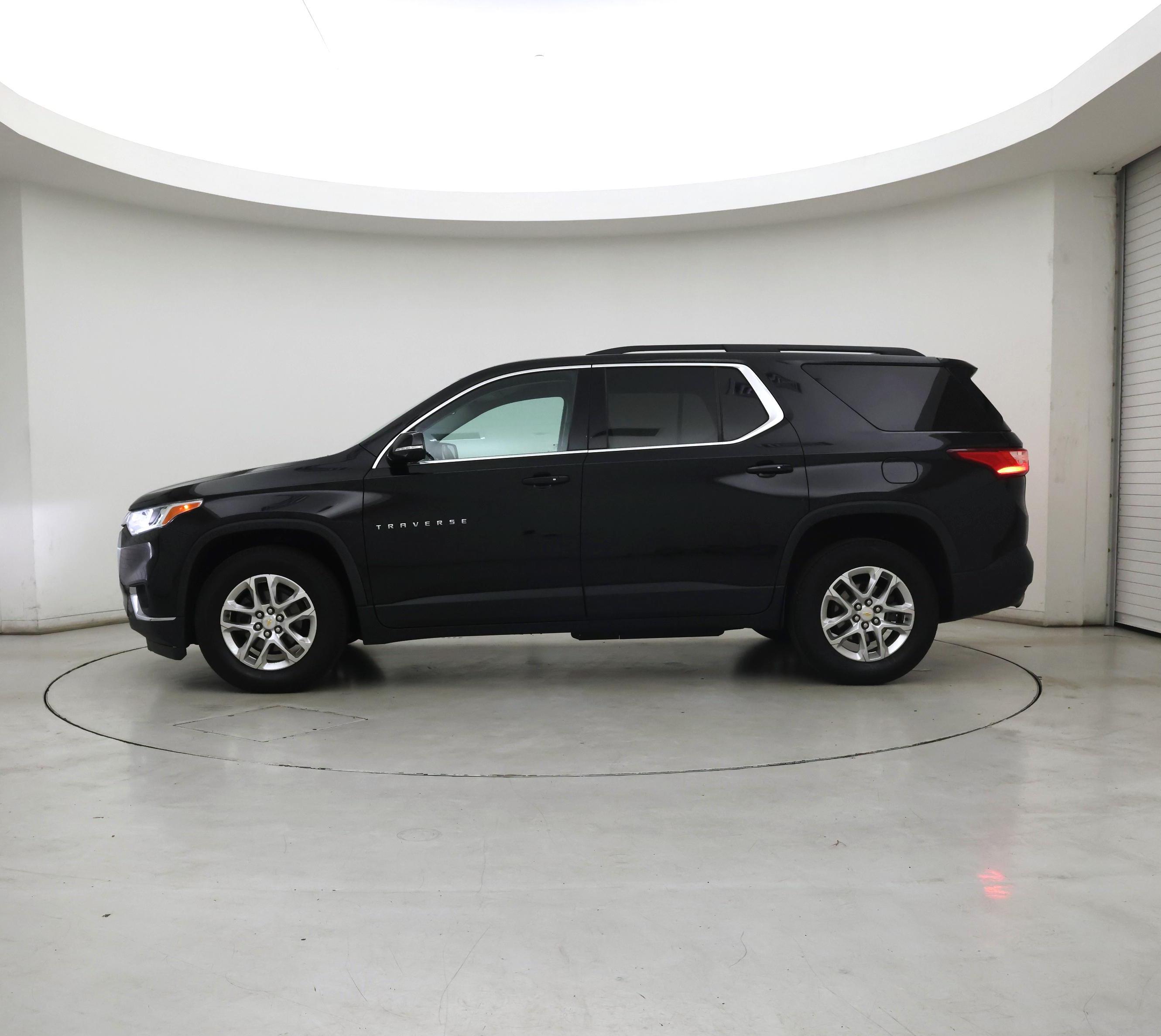 Thumbnail: 2020 Chevrolet Traverse - 3