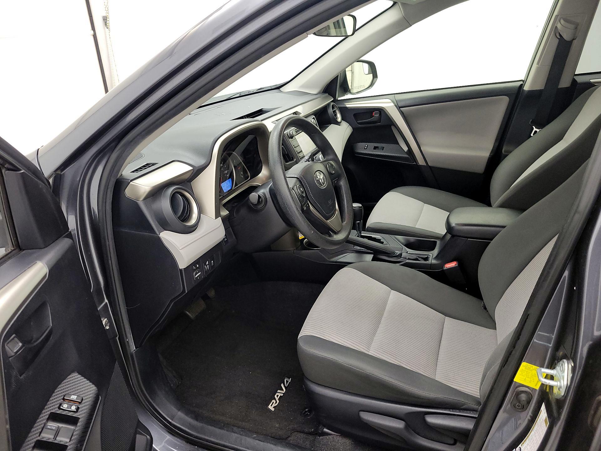 Thumbnail: 2015 Toyota RAV4 - 11
