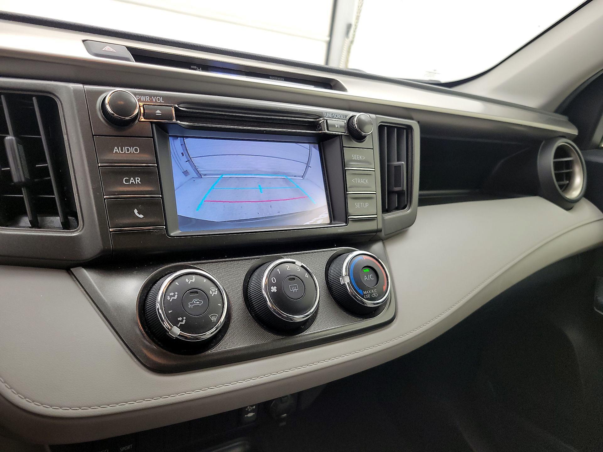 Thumbnail: 2015 Toyota RAV4 - 14