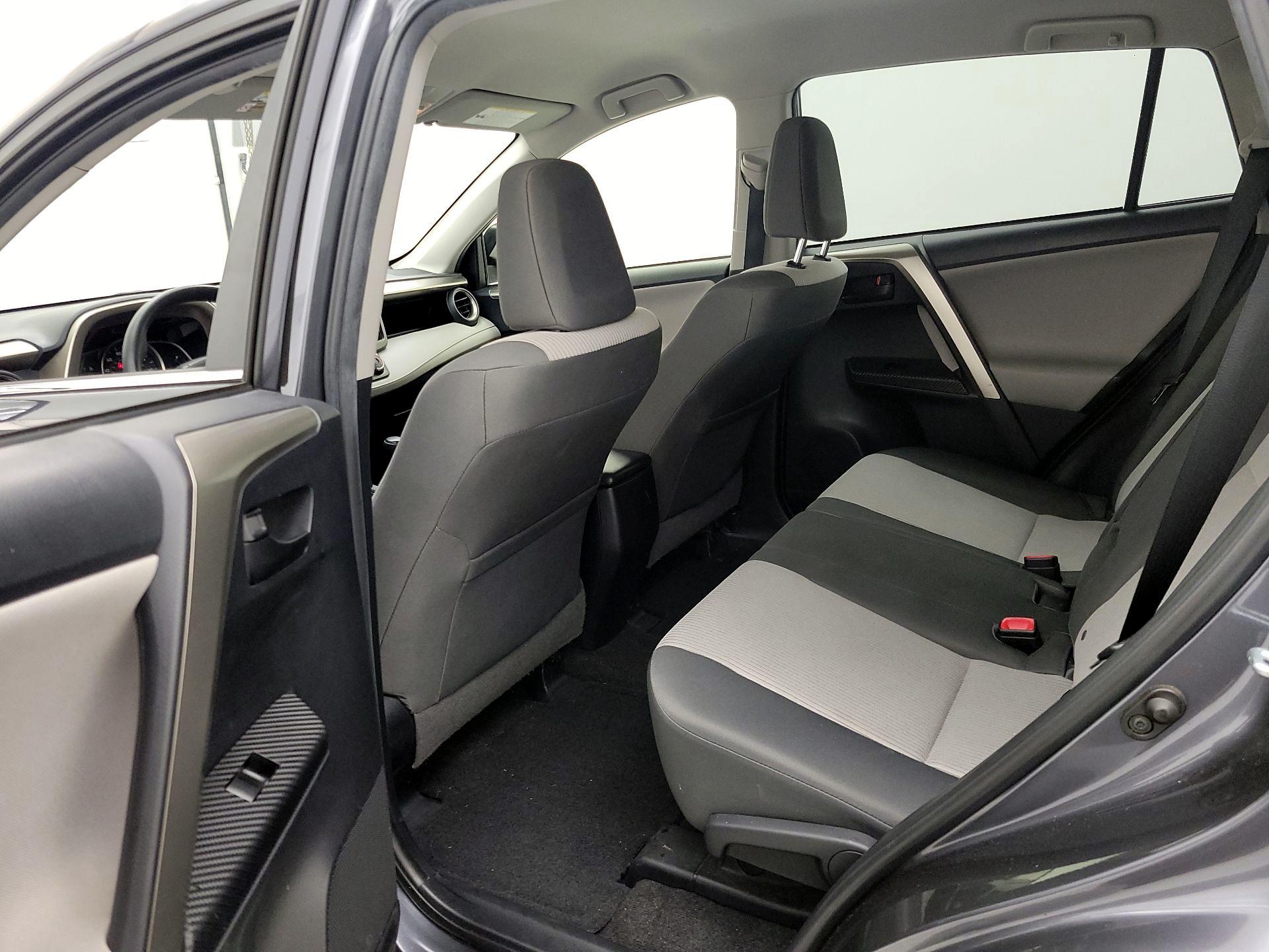Thumbnail: 2015 Toyota RAV4 - 19