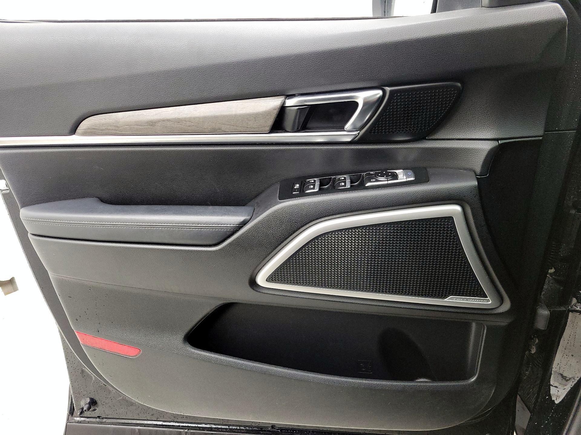 Thumbnail: 2020 Kia Telluride - 12