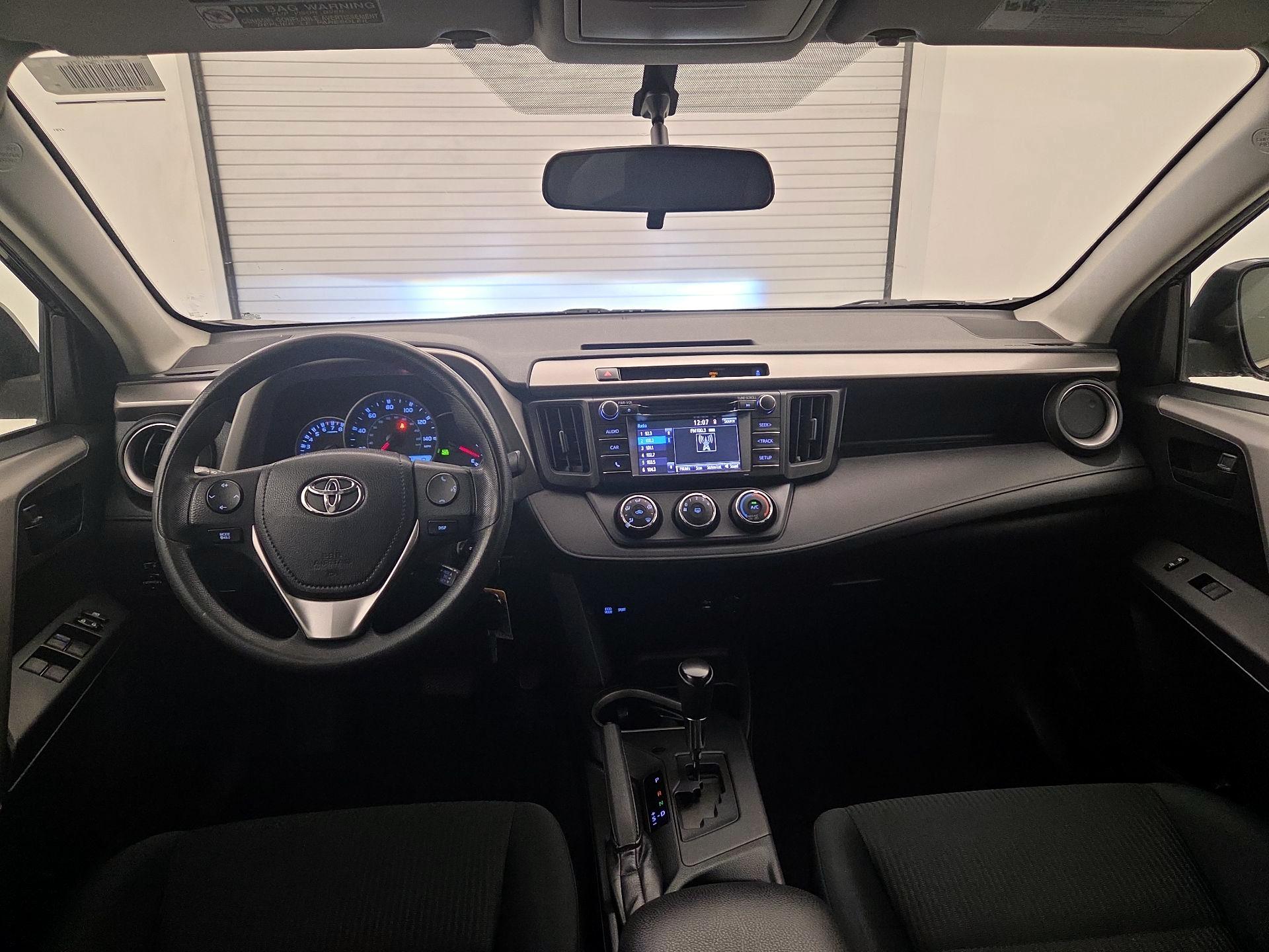 Thumbnail: 2016 Toyota RAV4 - 9