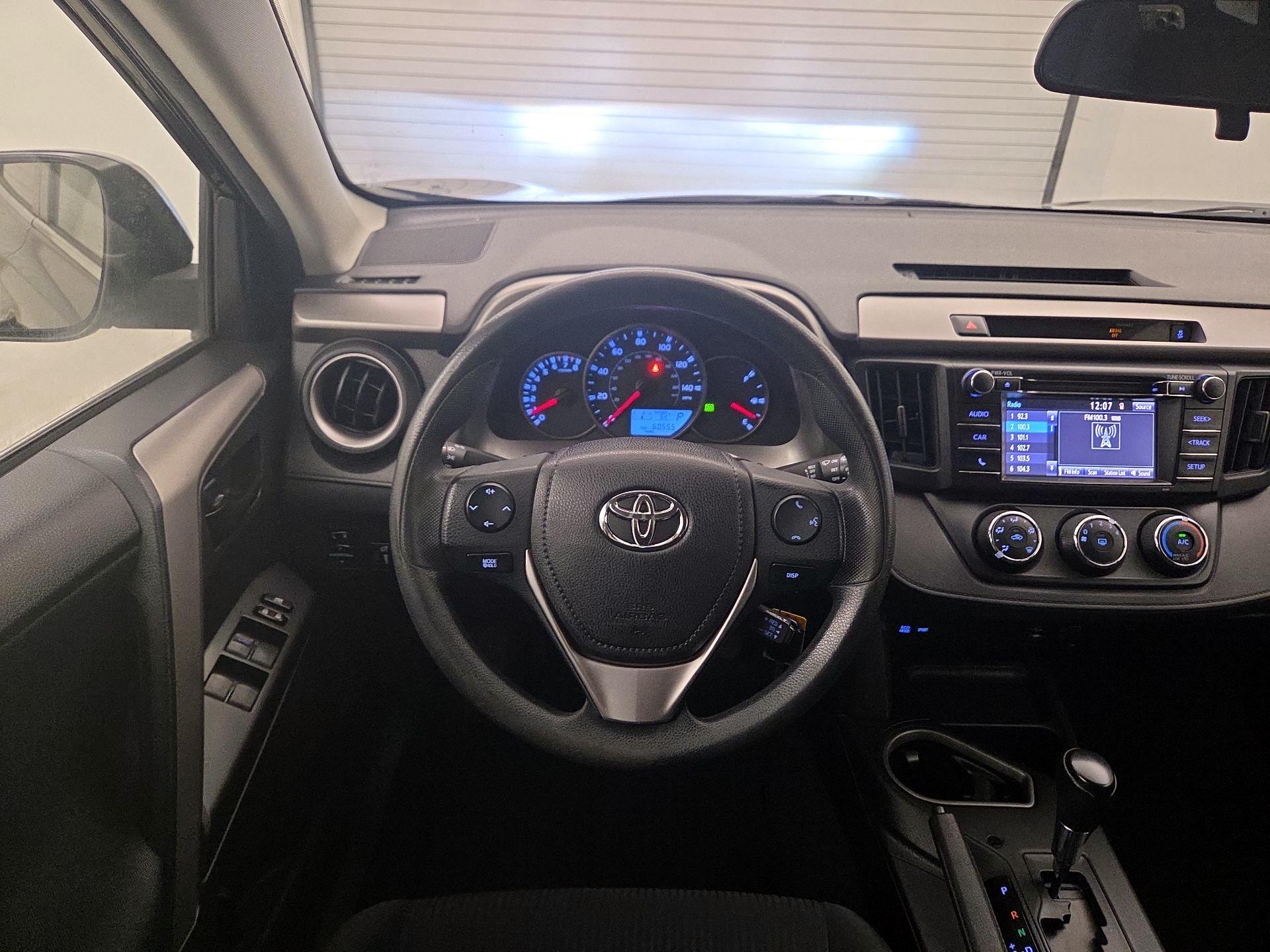 Thumbnail: 2016 Toyota RAV4 - 10