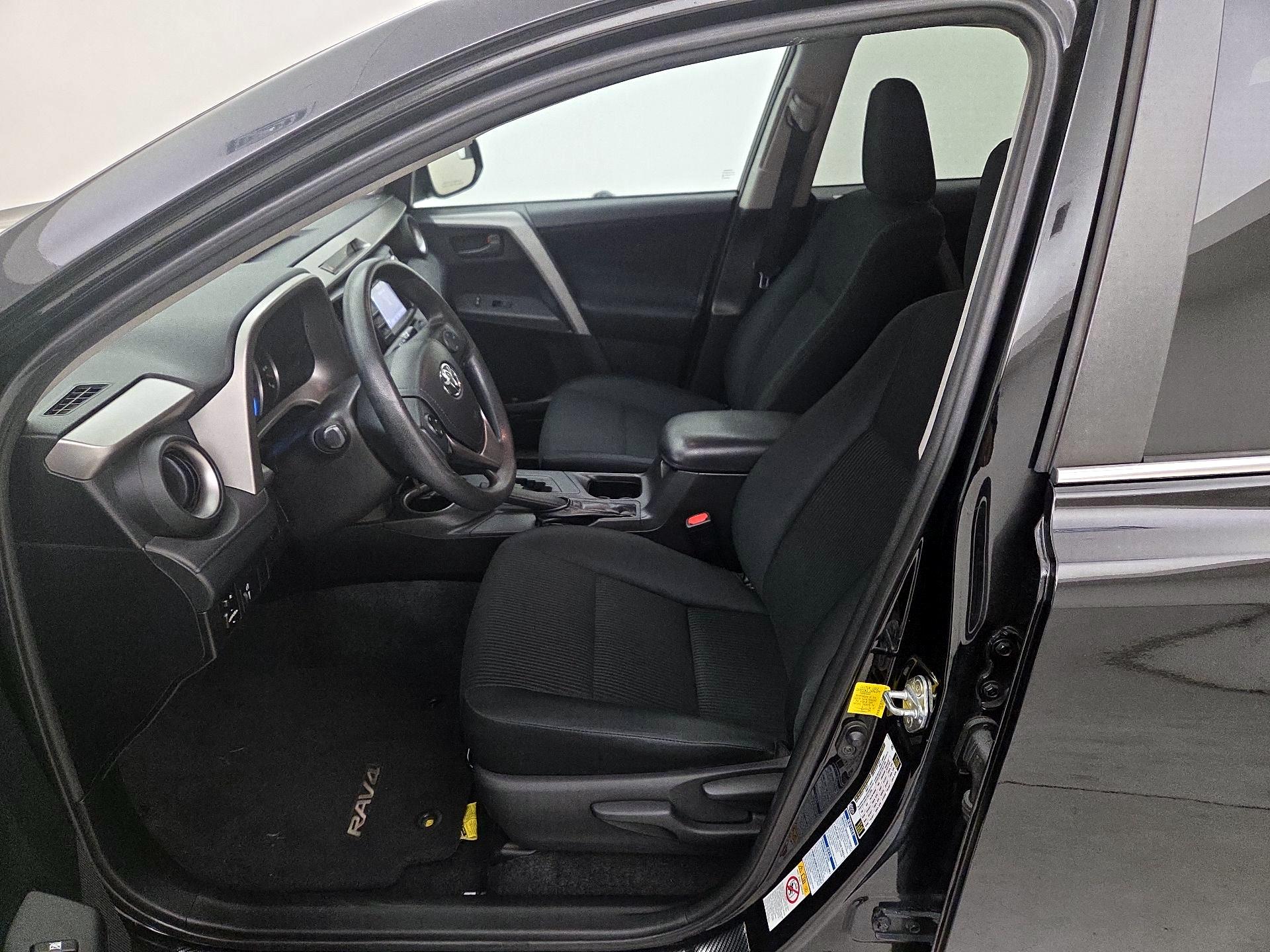 Thumbnail: 2016 Toyota RAV4 - 11