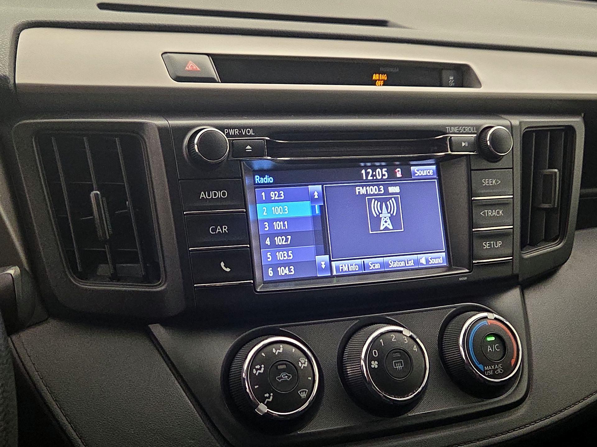Thumbnail: 2016 Toyota RAV4 - 15