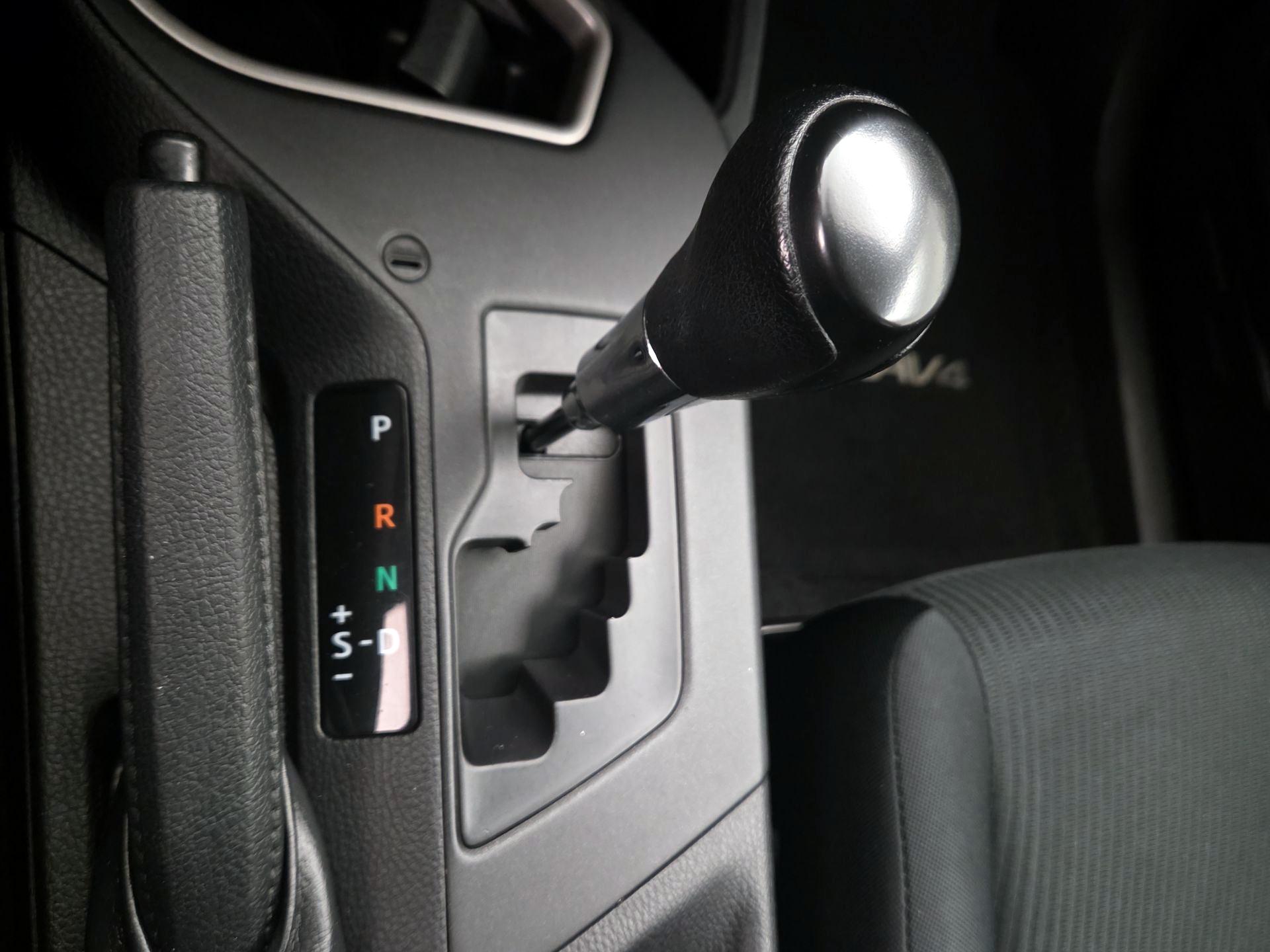 Thumbnail: 2016 Toyota RAV4 - 17