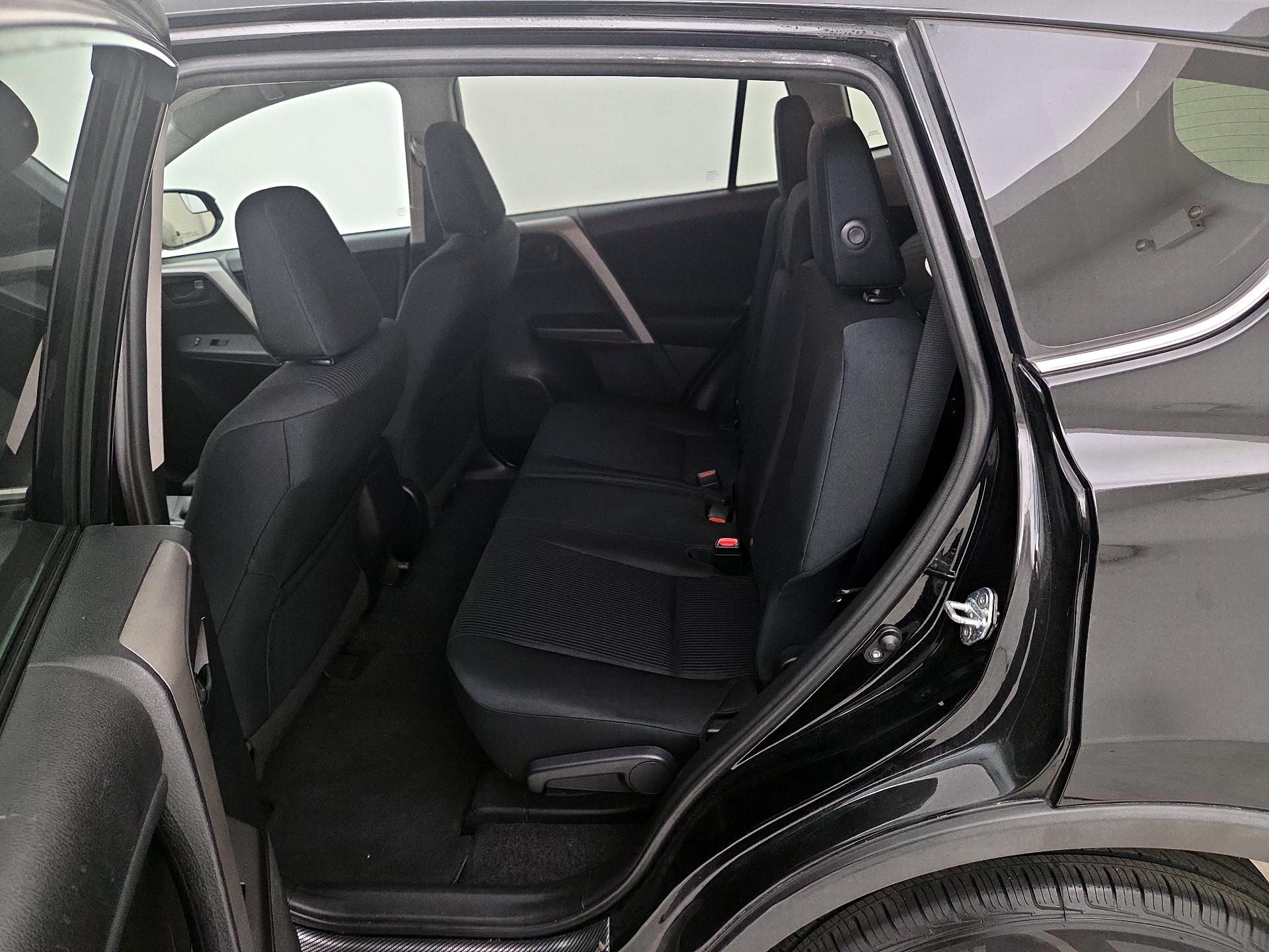 Thumbnail: 2016 Toyota RAV4 - 19
