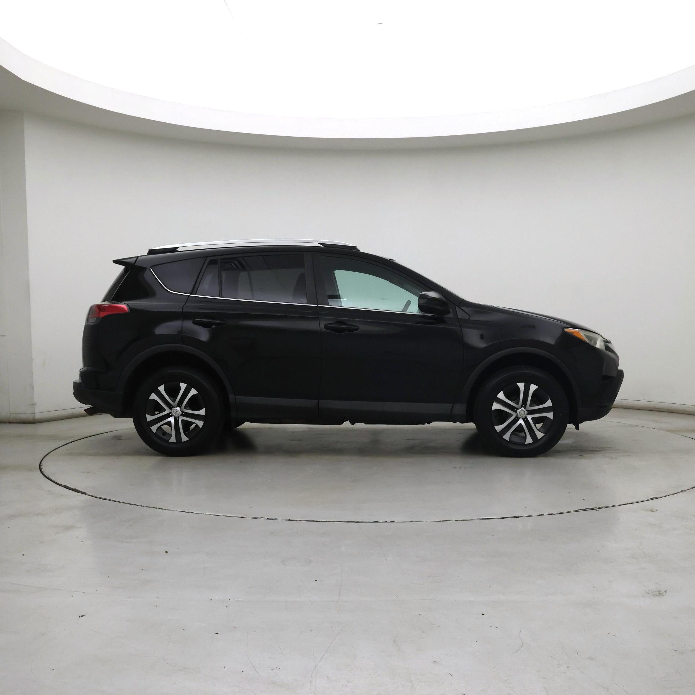 Thumbnail: 2016 Toyota RAV4 - 7