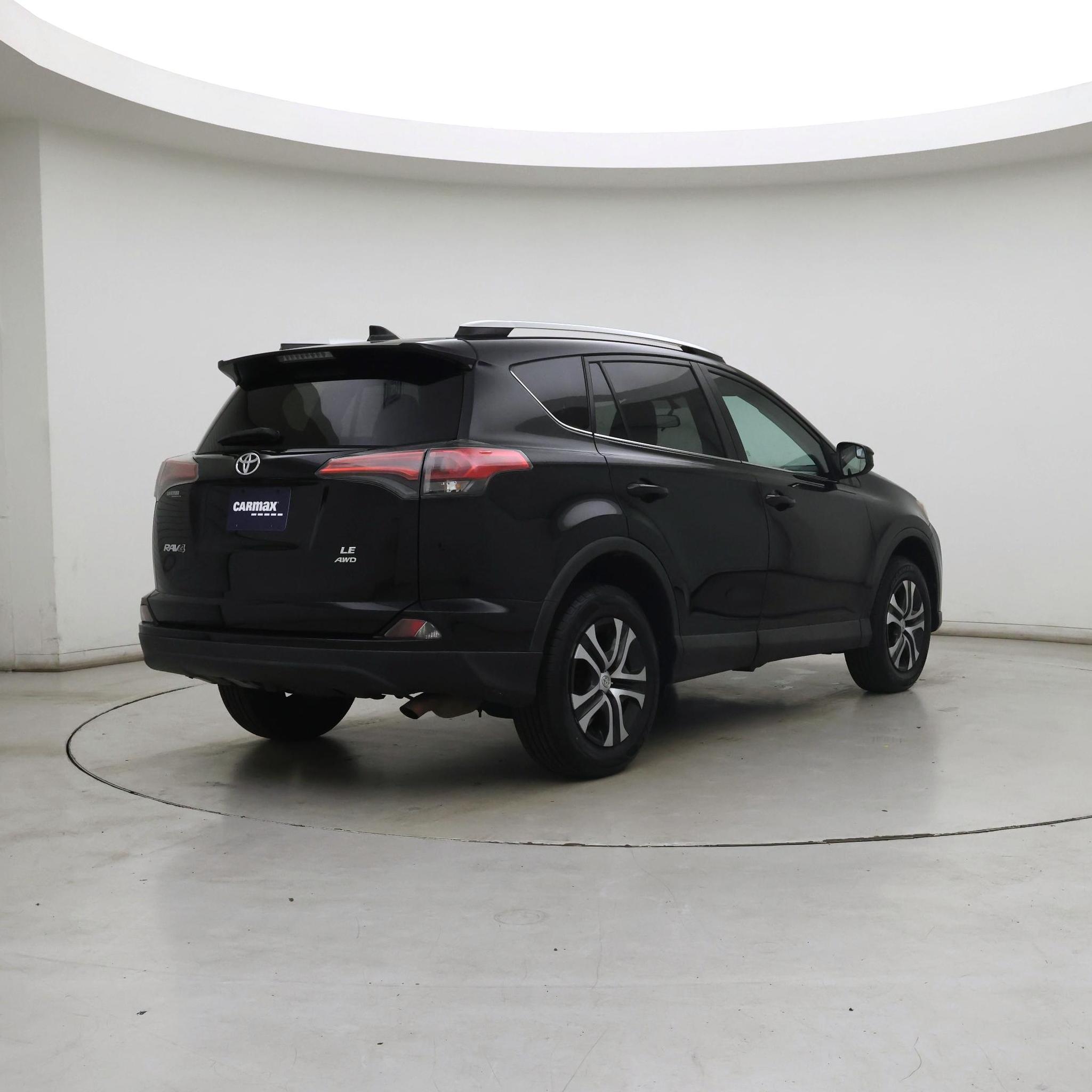 Thumbnail: 2016 Toyota RAV4 - 8