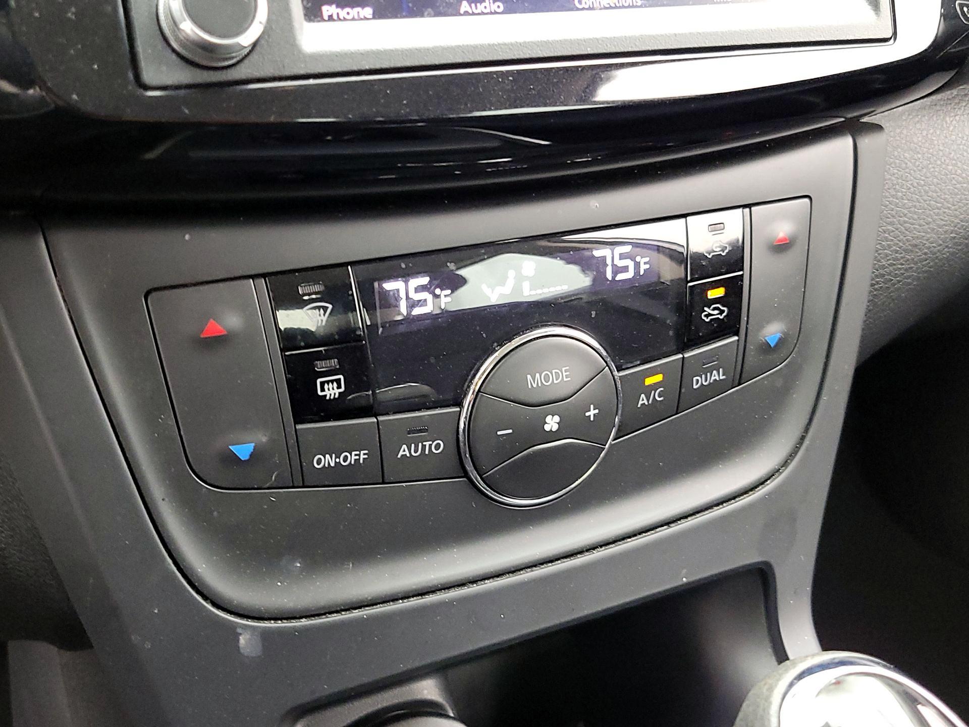 Thumbnail: 2019 Nissan Sentra - 16
