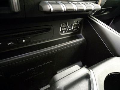 USB/AUX Ports