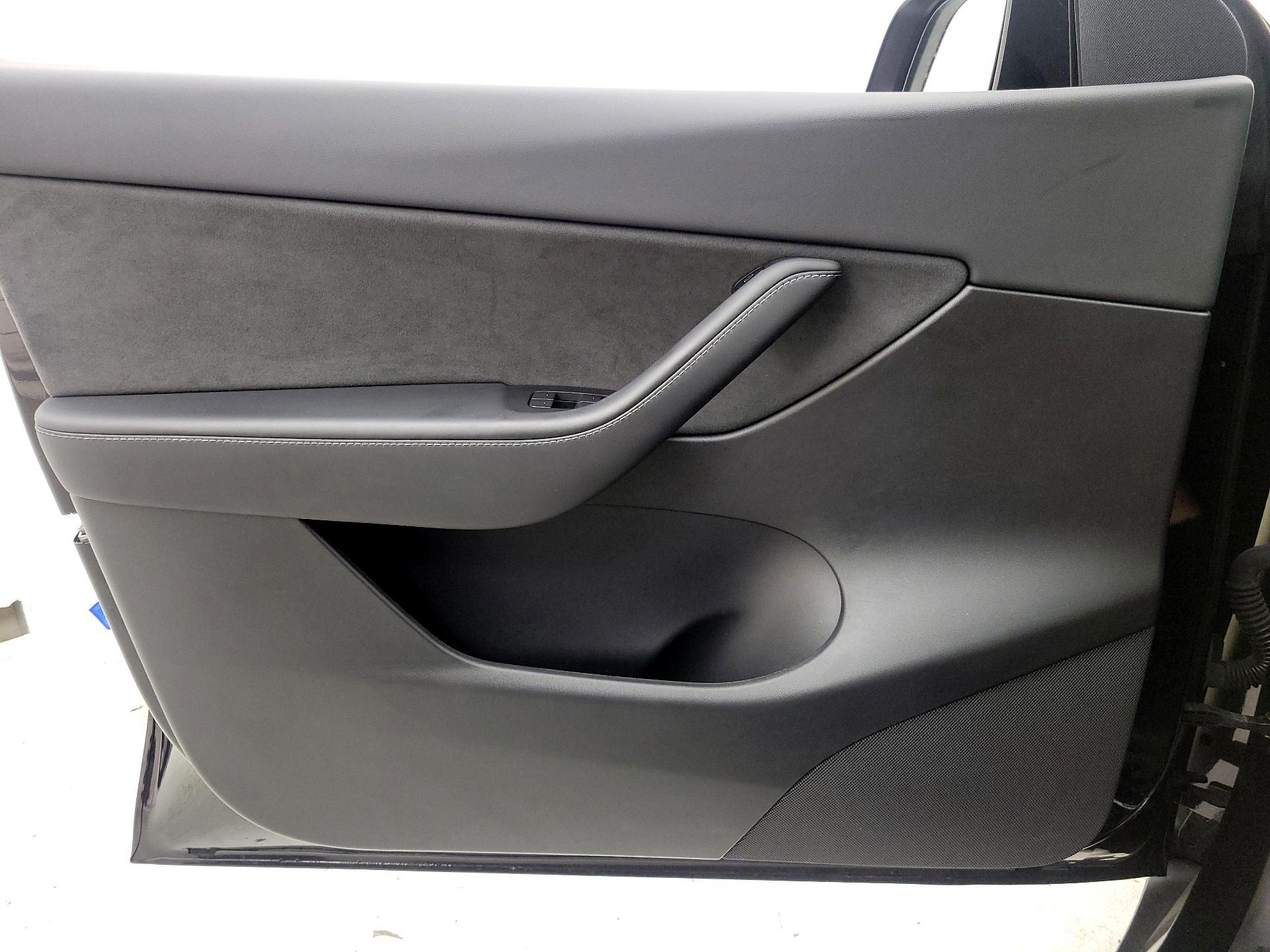 Thumbnail: 2022 Tesla Model Y - 12