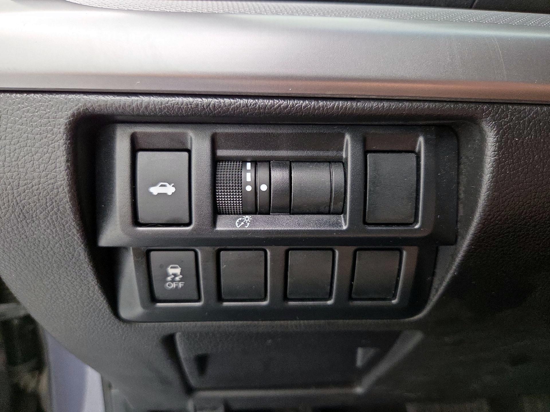 Thumbnail: 2016 Subaru Legacy - 13