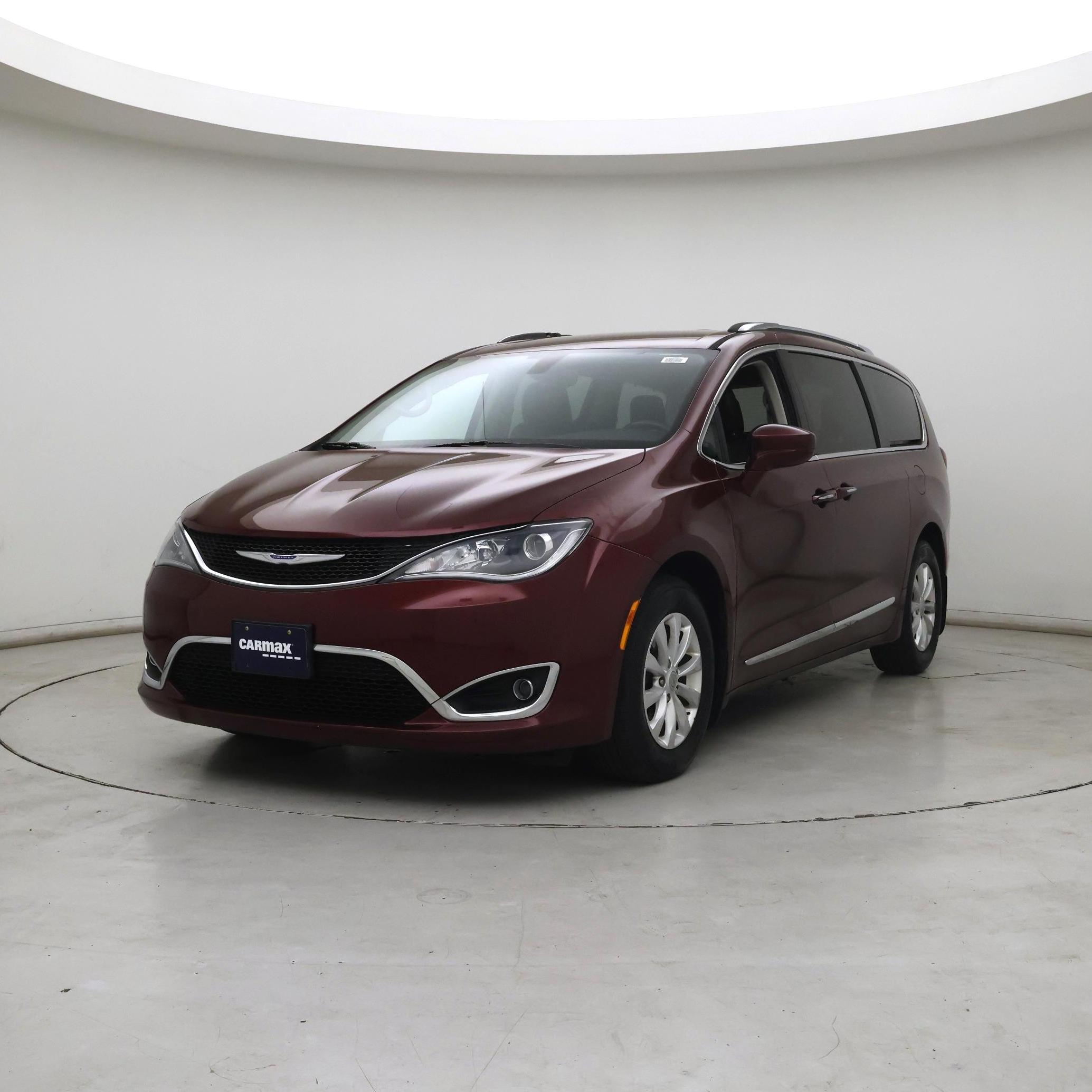 Thumbnail: 2019 Chrysler Pacifica - 4