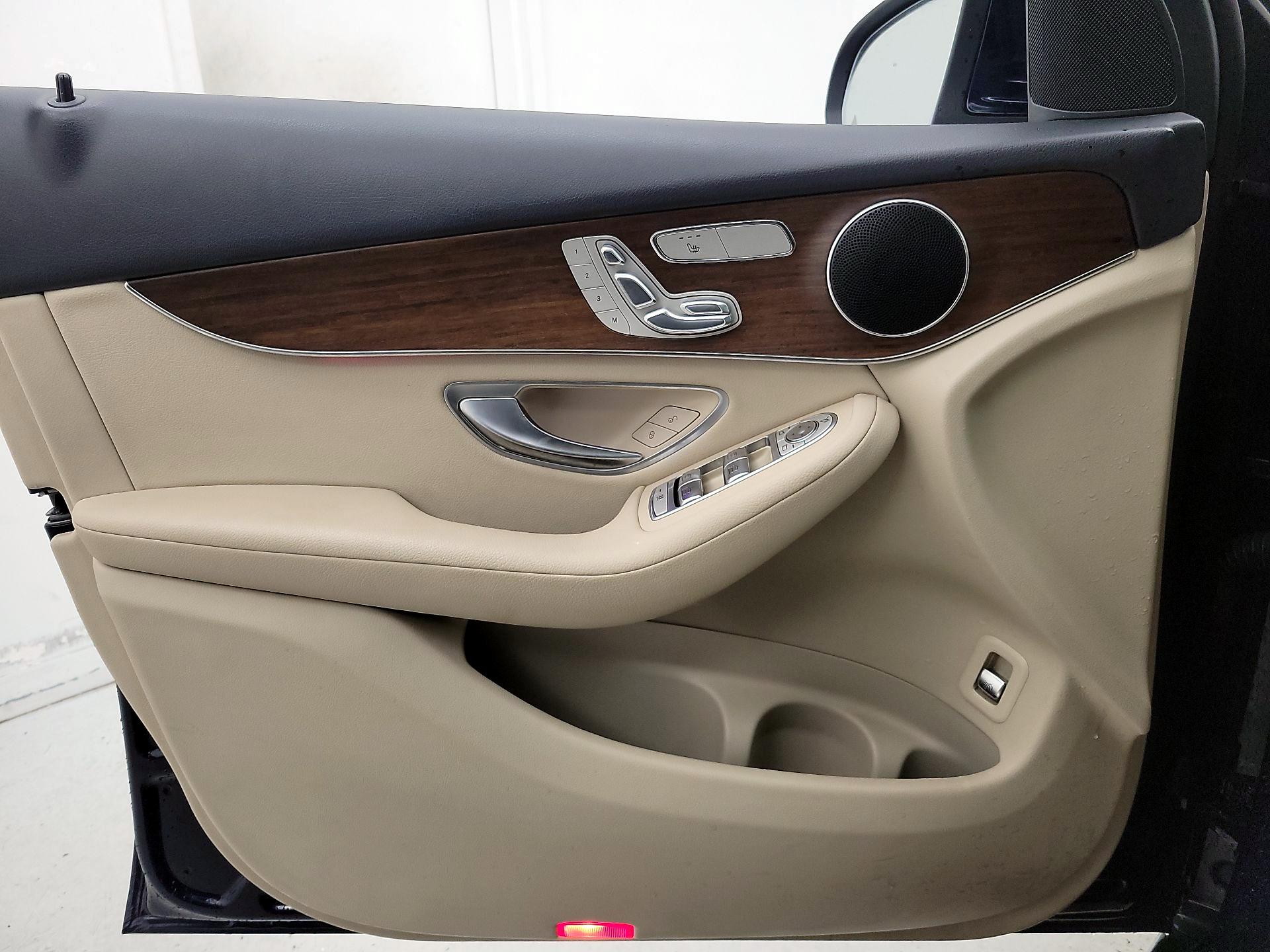 Thumbnail: 2021 Mercedes-Benz GLC - 12