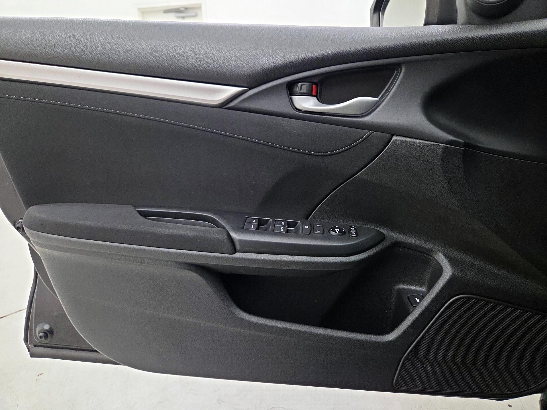 Thumbnail: 2017 Honda Civic - 12