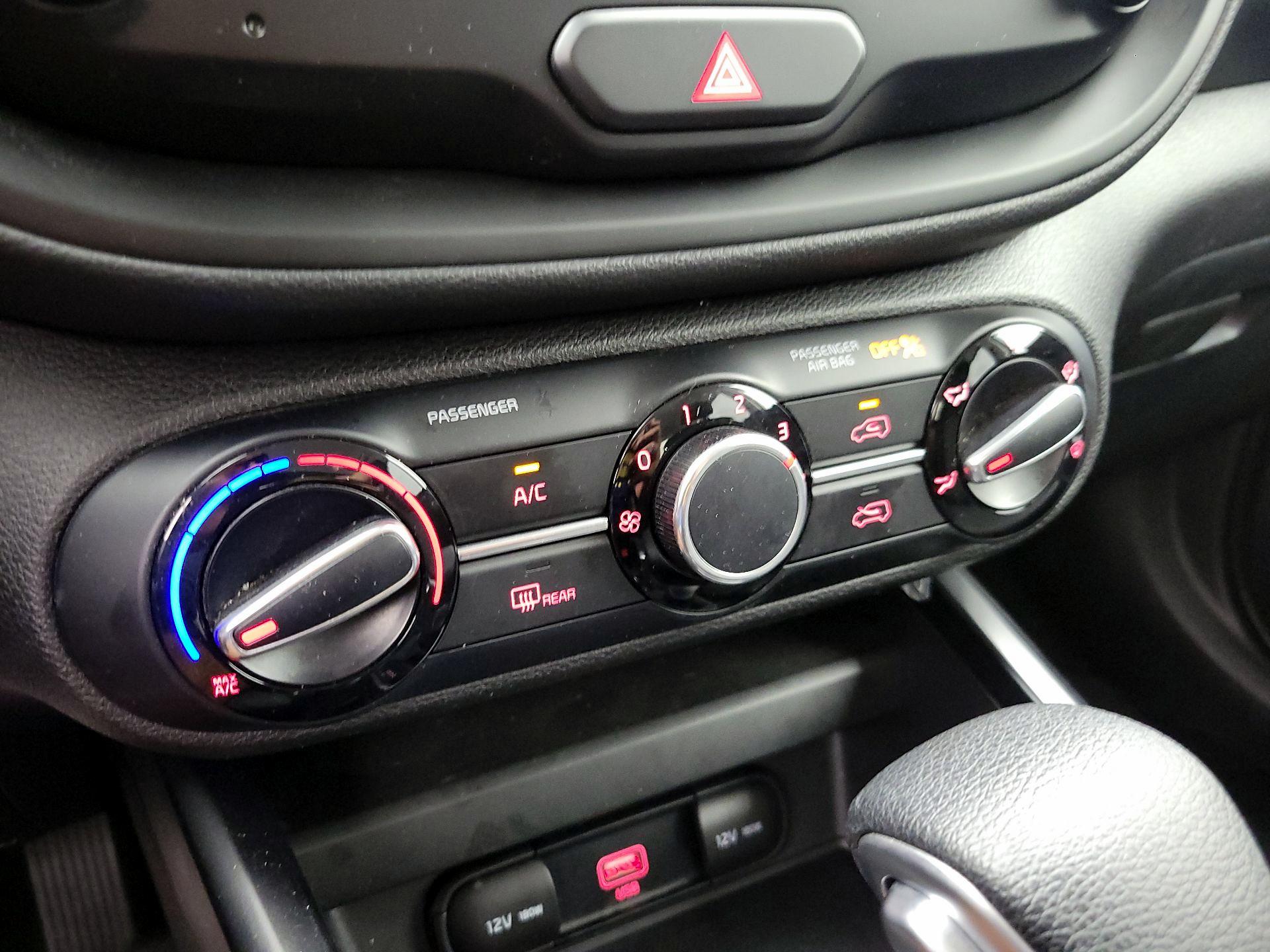 Thumbnail: 2020 Kia Soul - 16