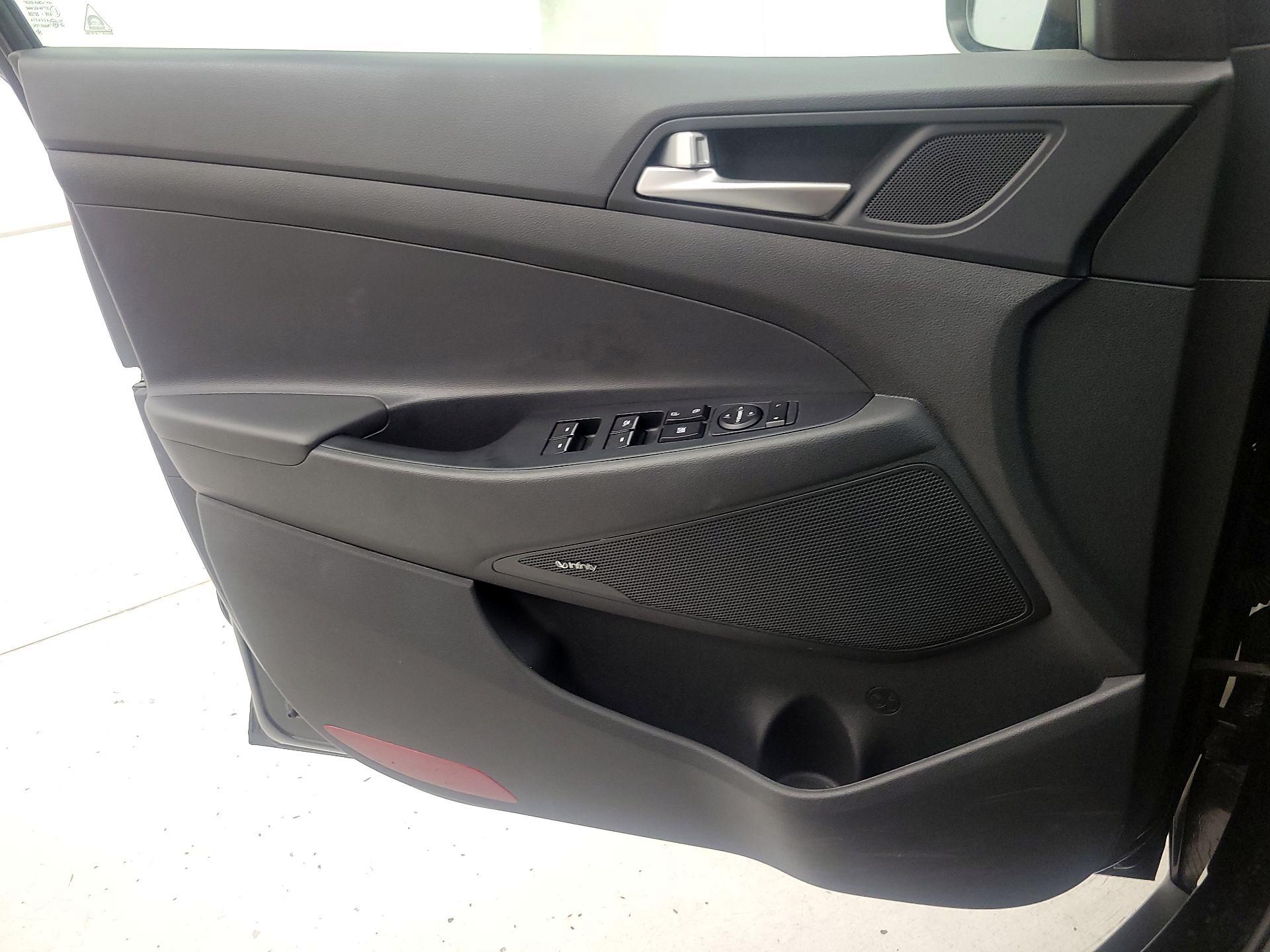 Thumbnail: 2019 Hyundai Tucson - 12