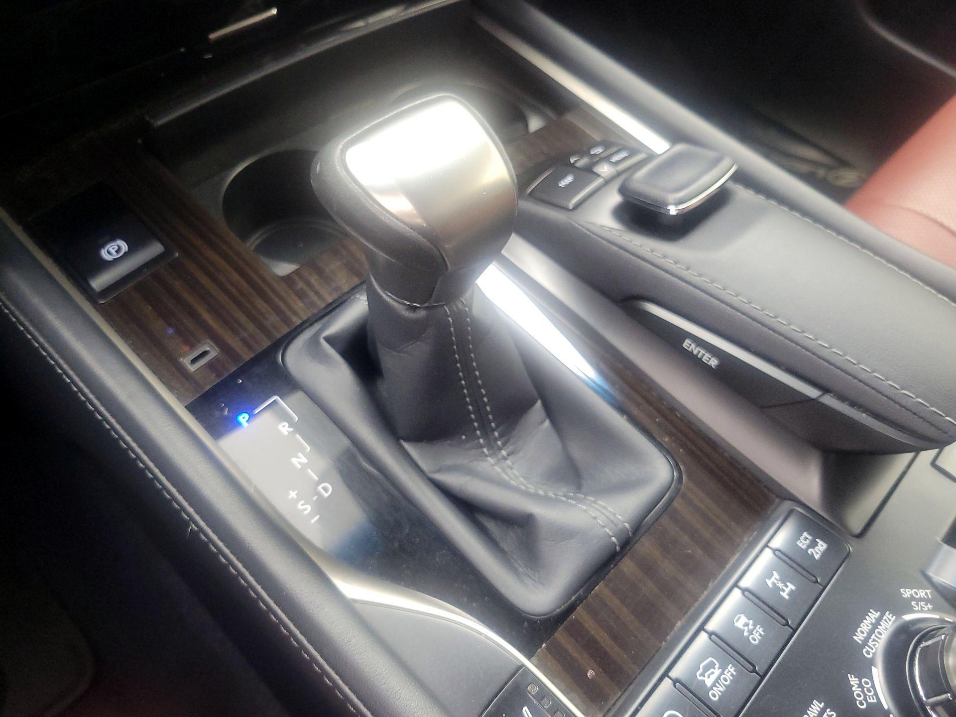 Thumbnail: 2018 Lexus LX - 18