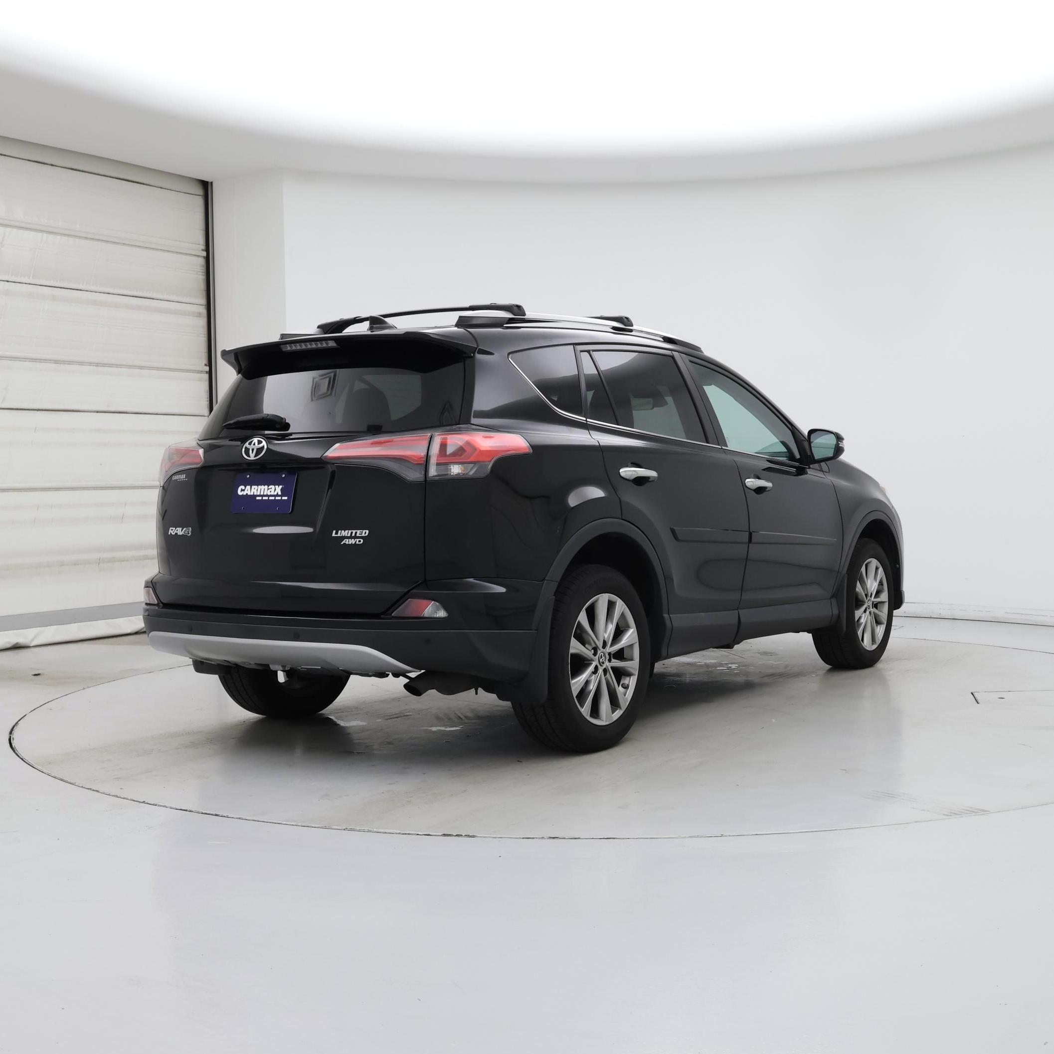 Thumbnail: 2016 Toyota RAV4 - 8
