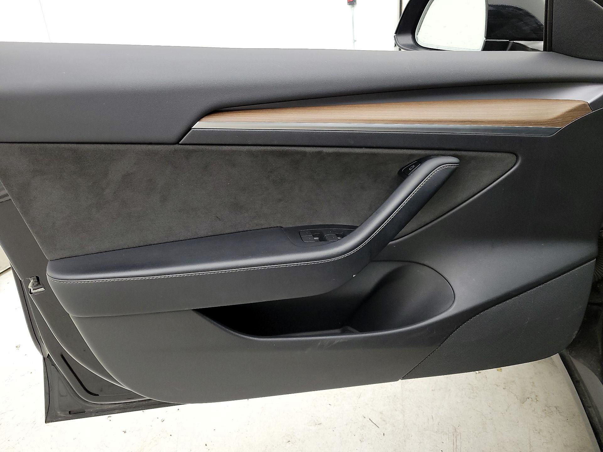 Thumbnail: 2022 Tesla Model 3 - 12