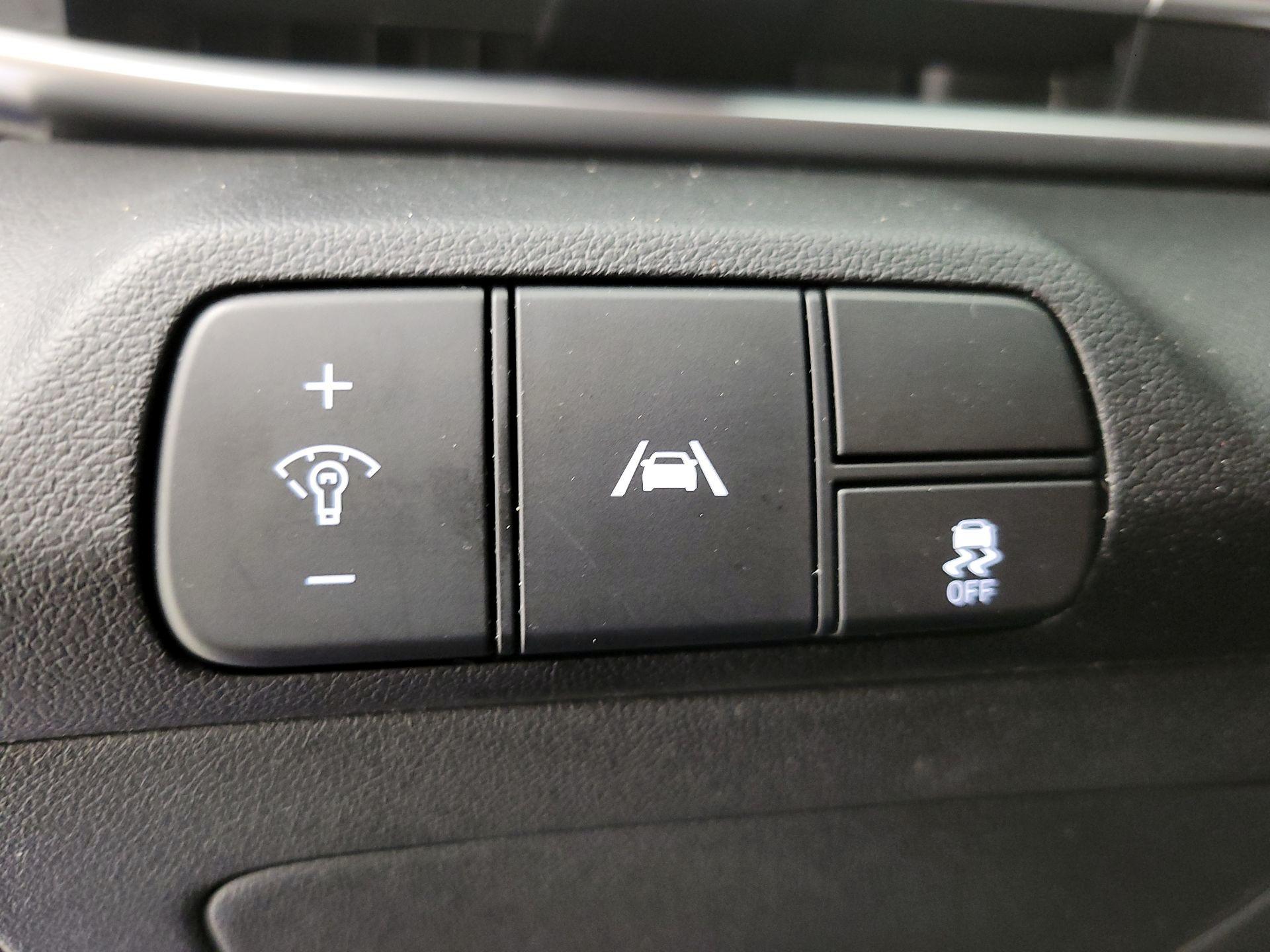 Thumbnail: 2022 Hyundai Elantra - 13