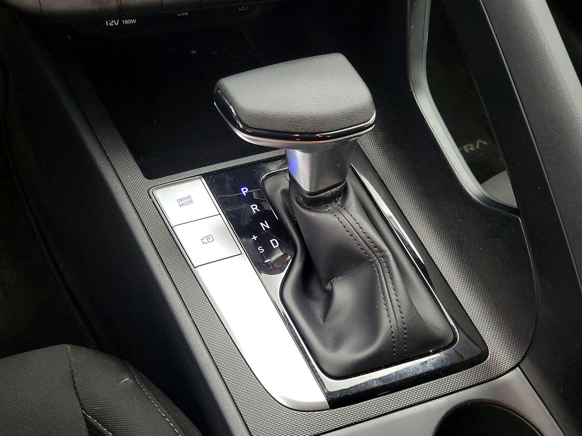 Thumbnail: 2022 Hyundai Elantra - 17