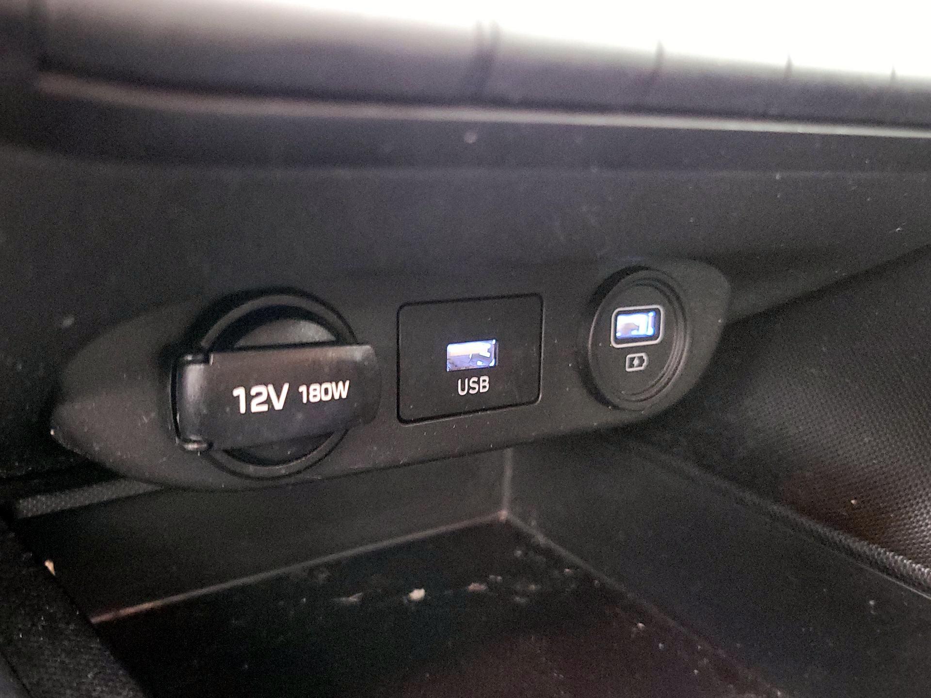 Thumbnail: 2022 Hyundai Elantra - 18