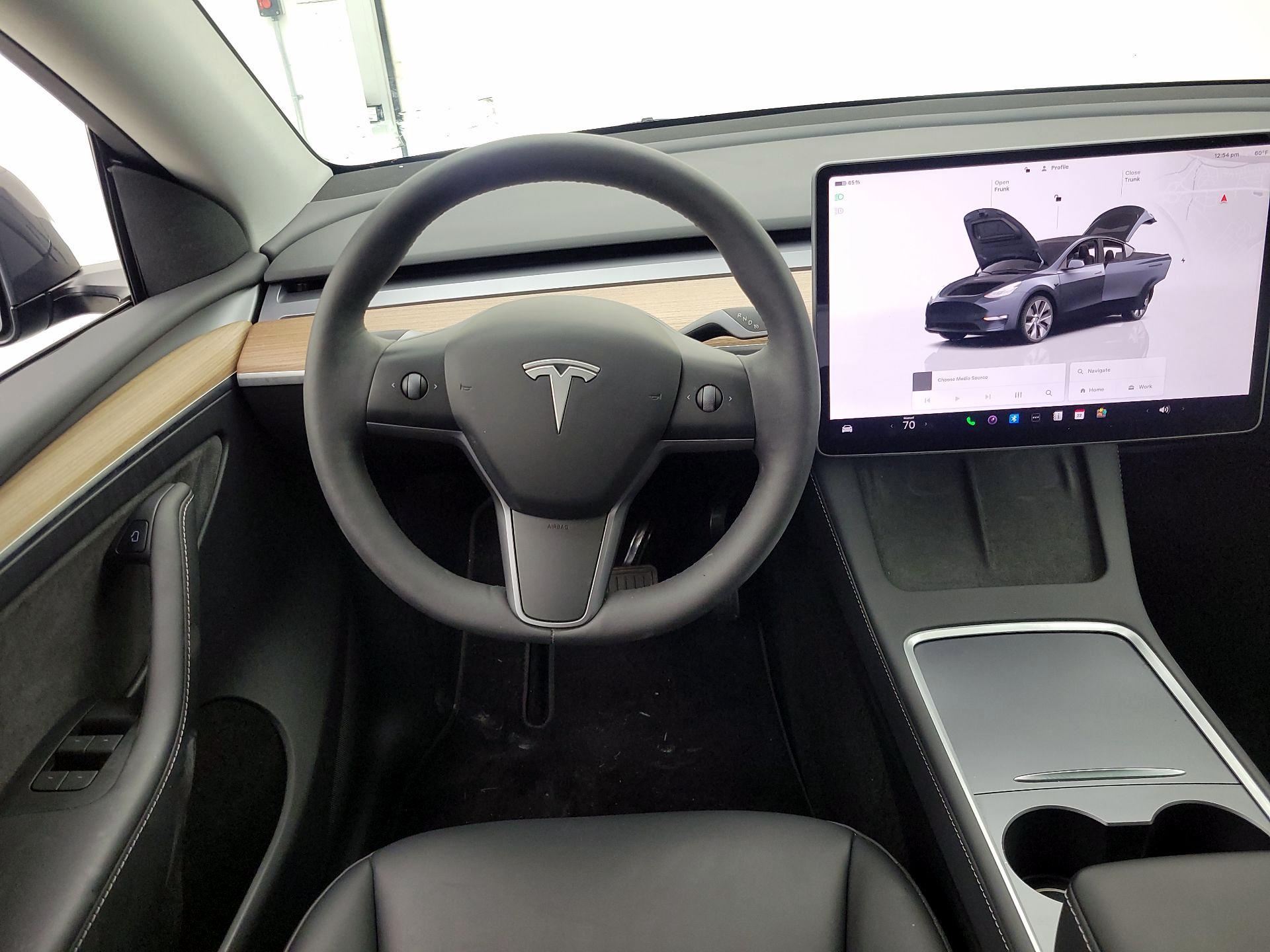 Thumbnail: 2023 Tesla Model Y - 10