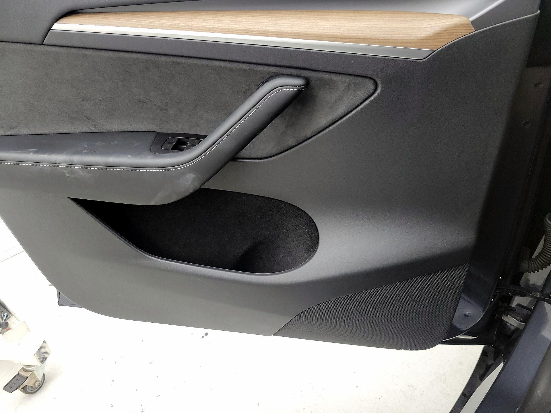 Thumbnail: 2023 Tesla Model Y - 12