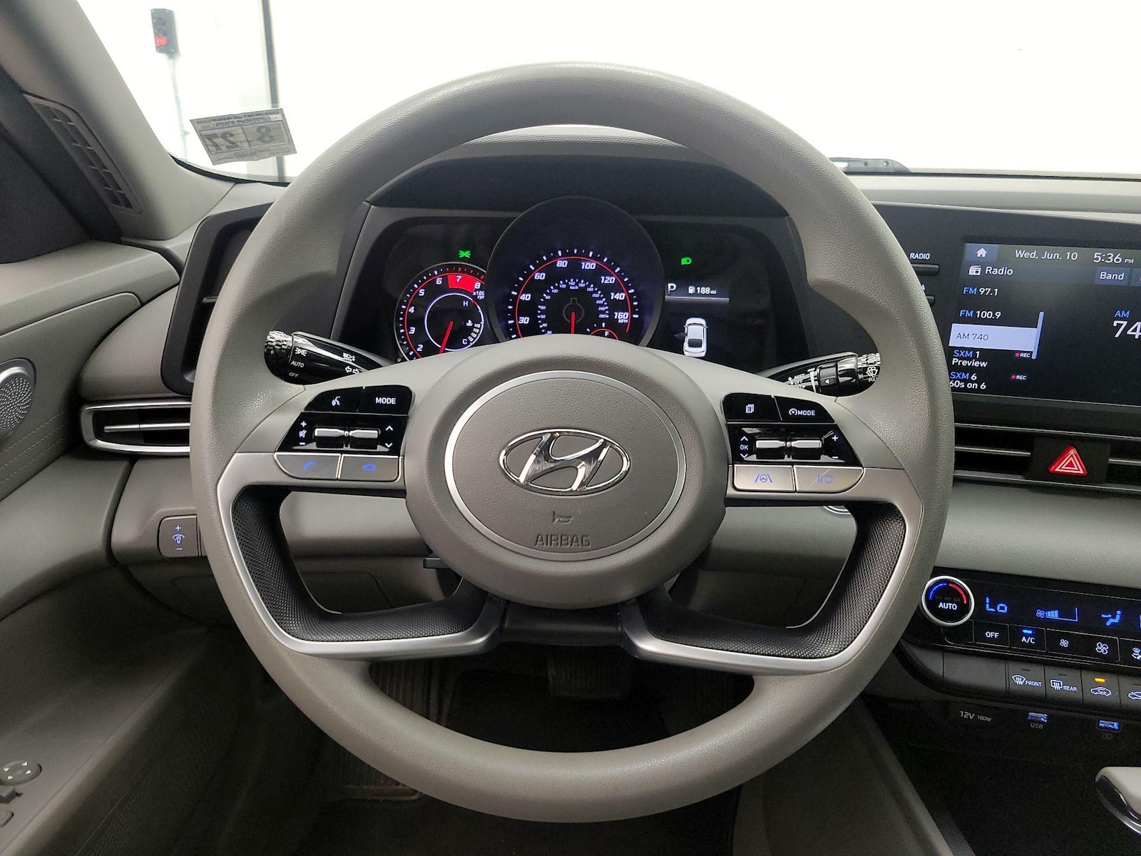 2022 Hyundai Elantra SEL - Photo 11