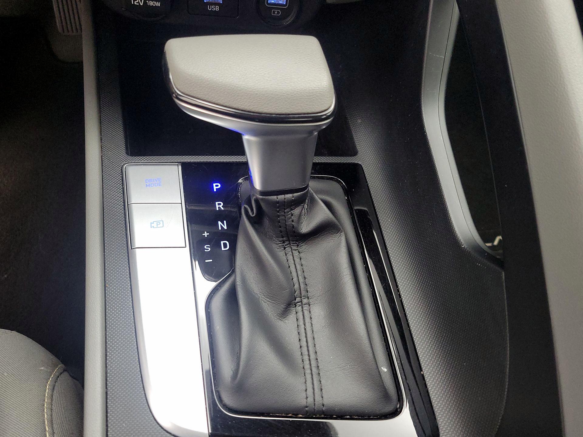 Thumbnail: 2022 Hyundai Elantra - 17