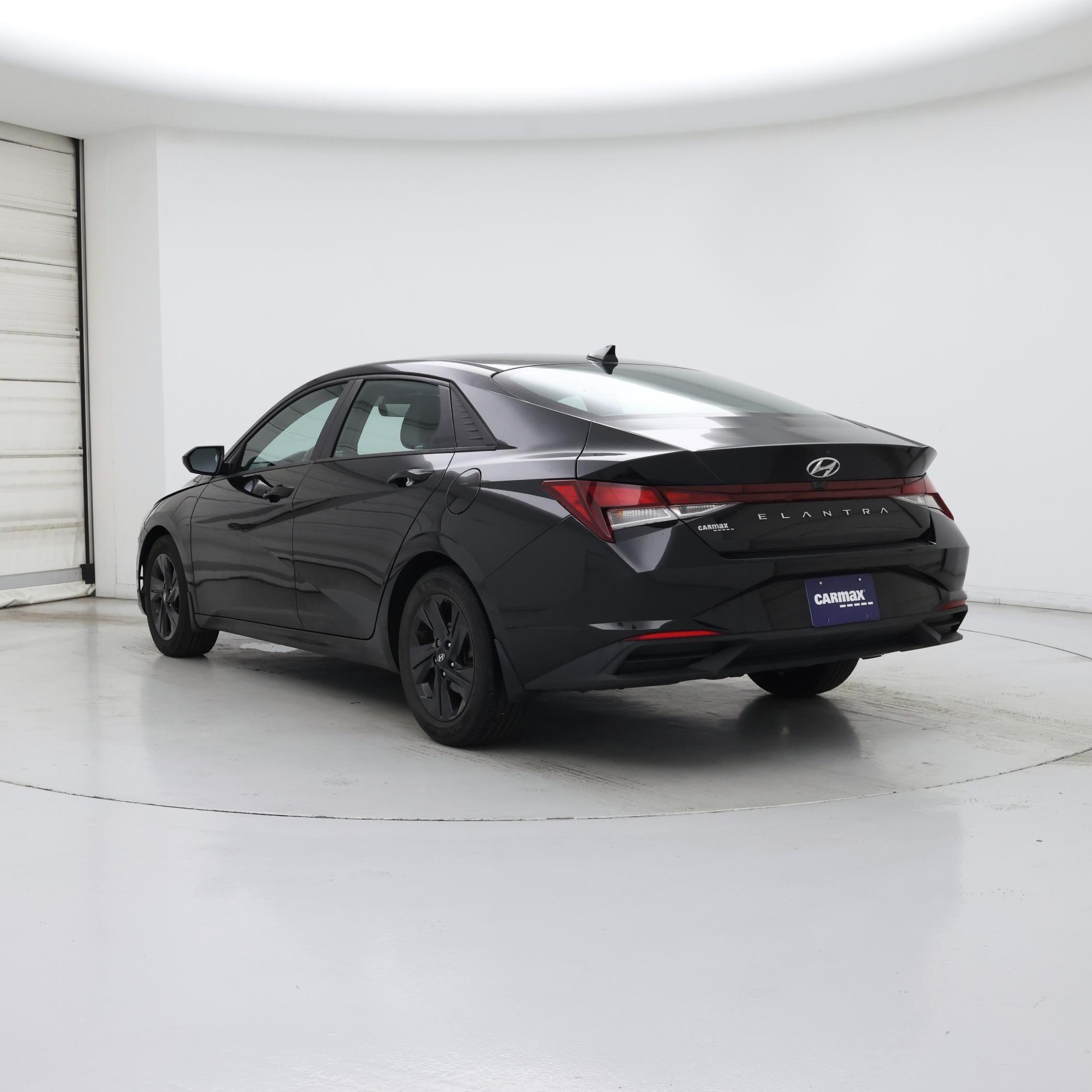 Thumbnail: 2022 Hyundai Elantra - 2