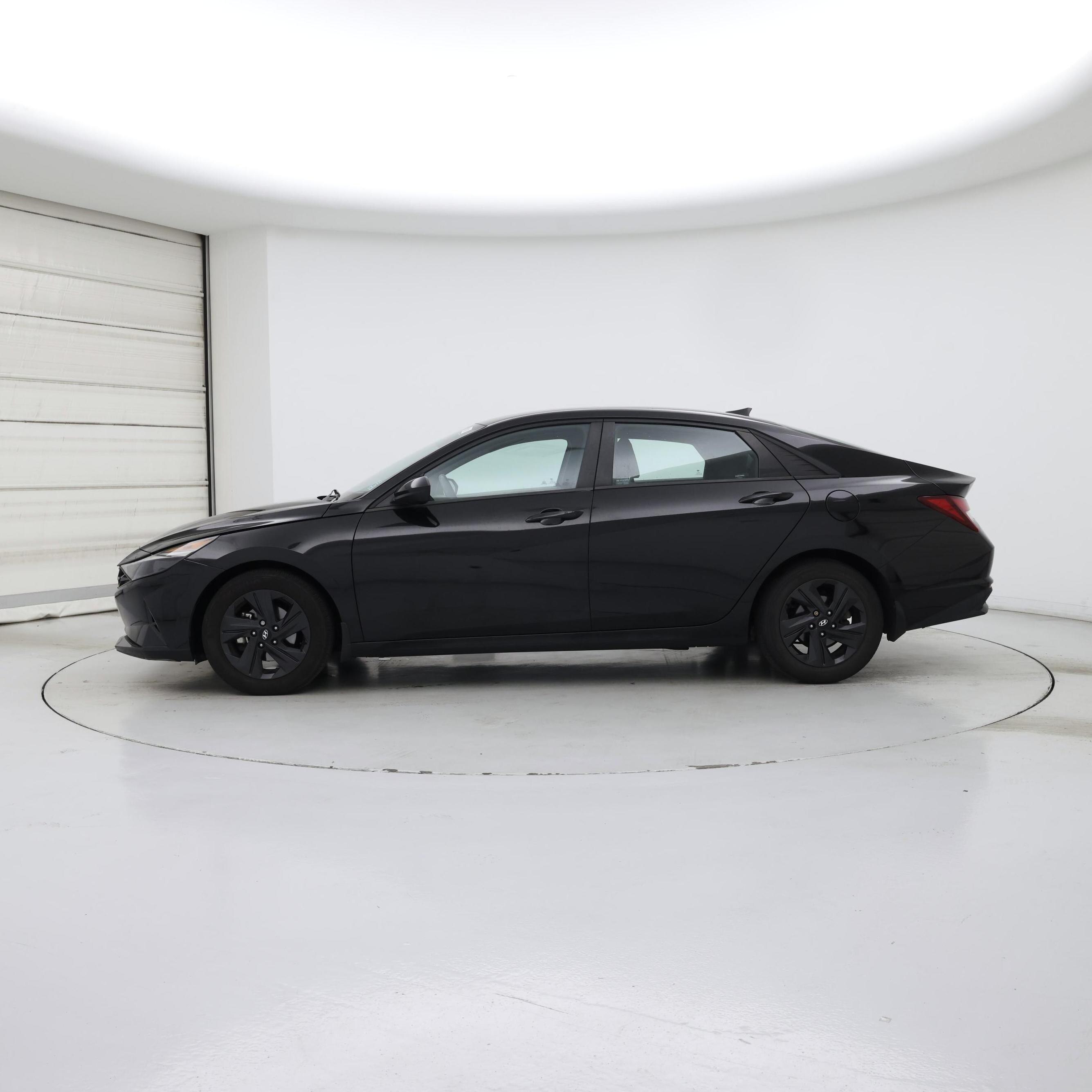 Thumbnail: 2022 Hyundai Elantra - 3