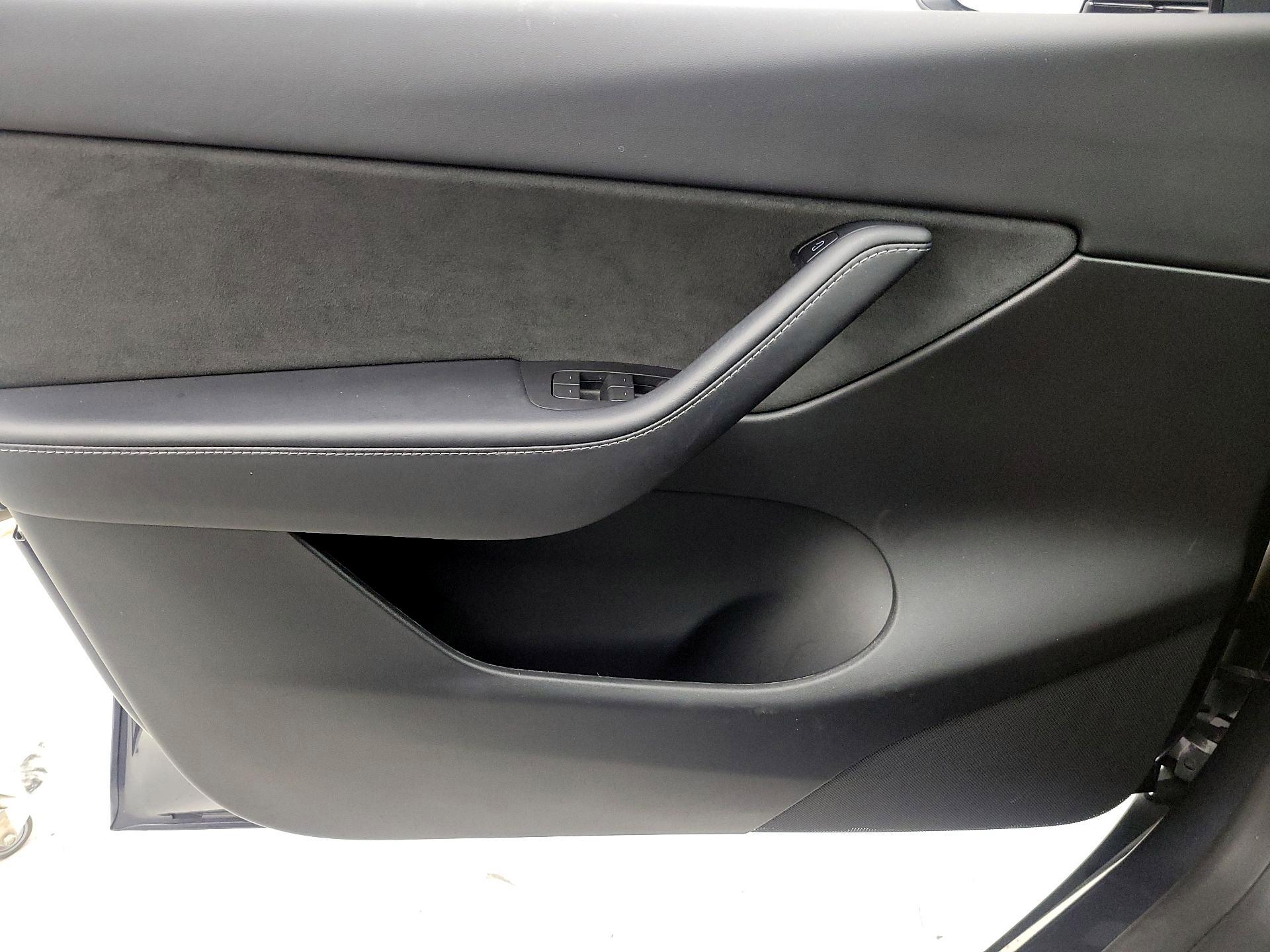 Thumbnail: 2022 Tesla Model Y - 12