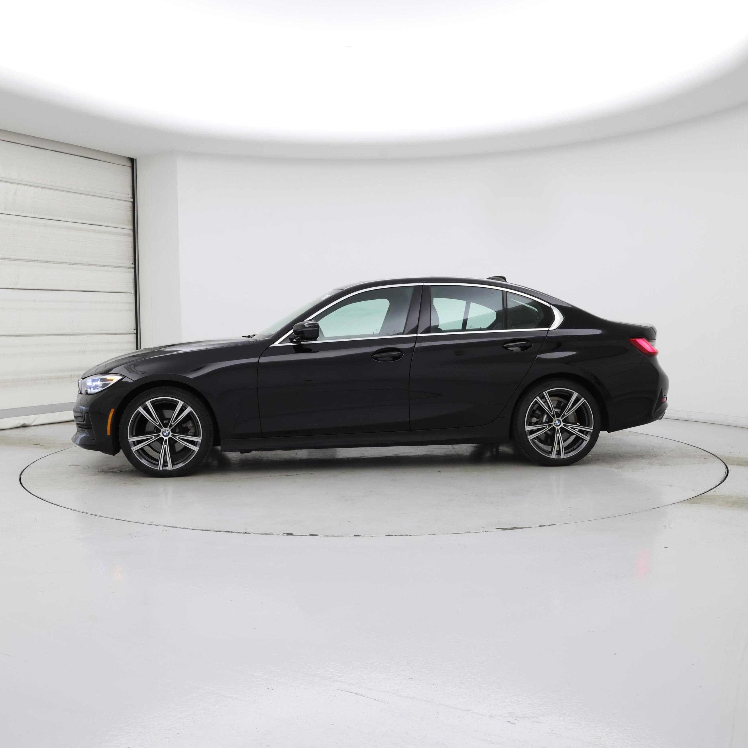Thumbnail: 2021 BMW 3 Series - 3