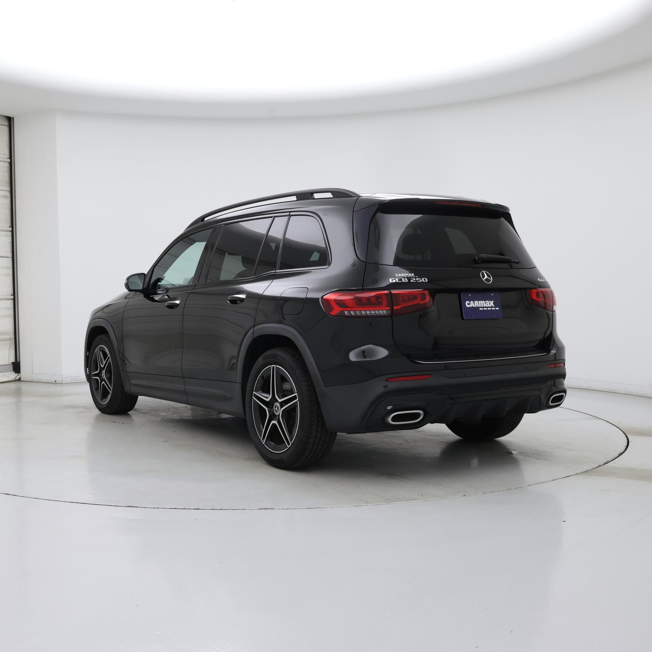 Thumbnail: 2020 Mercedes-Benz GLB - 2