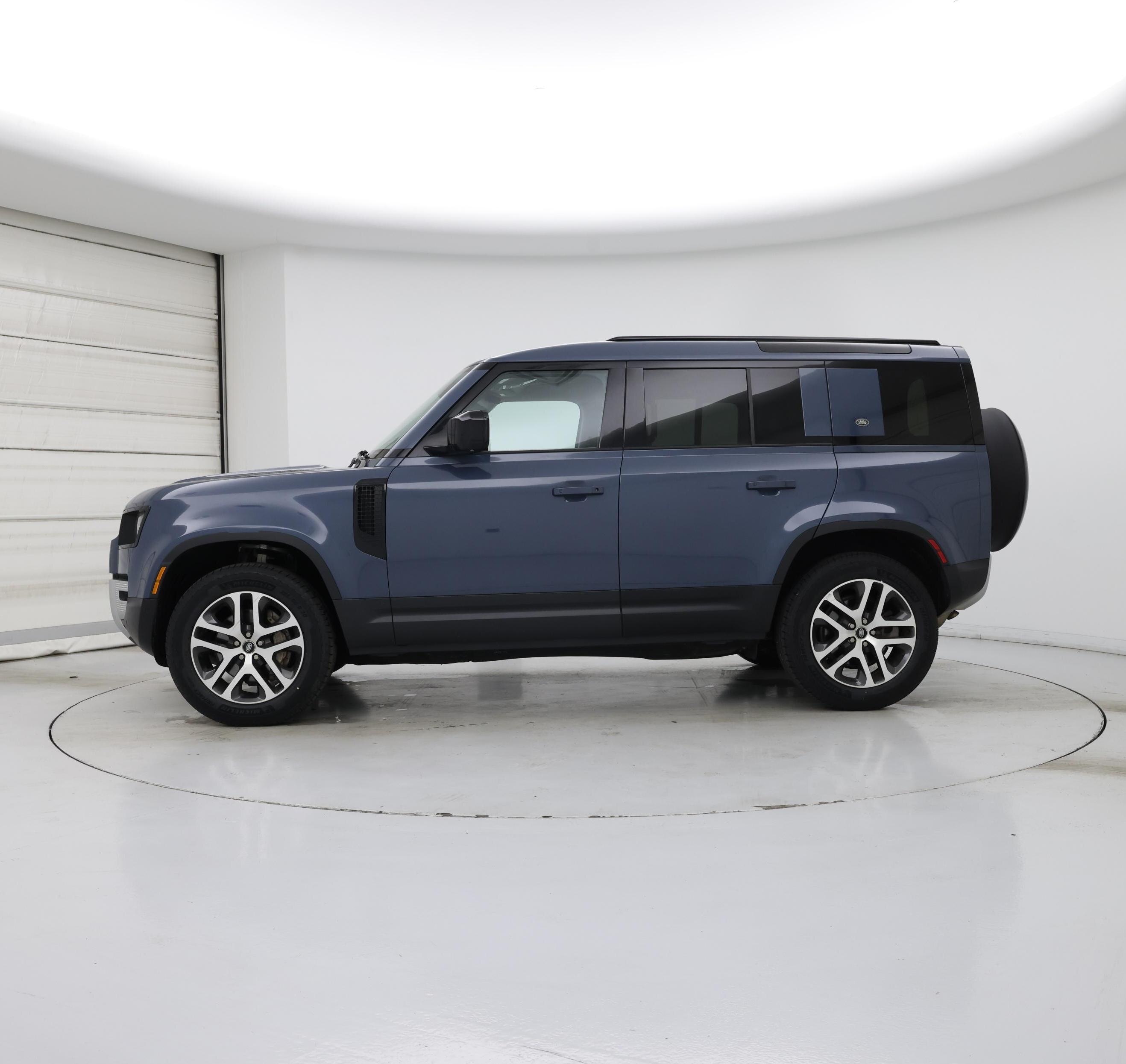 Thumbnail: 2023 Land Rover Defender - 3