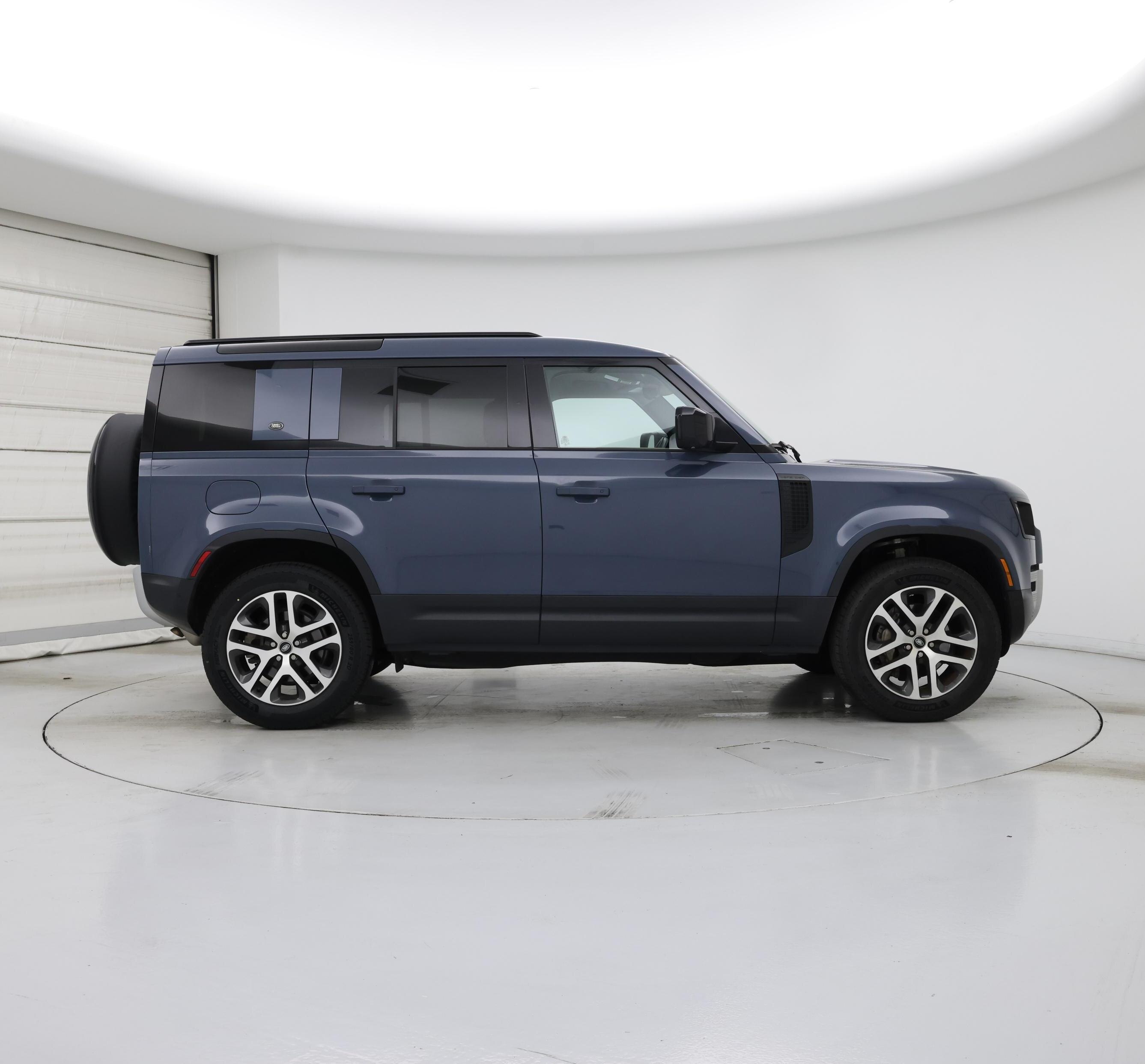 Thumbnail: 2023 Land Rover Defender - 7