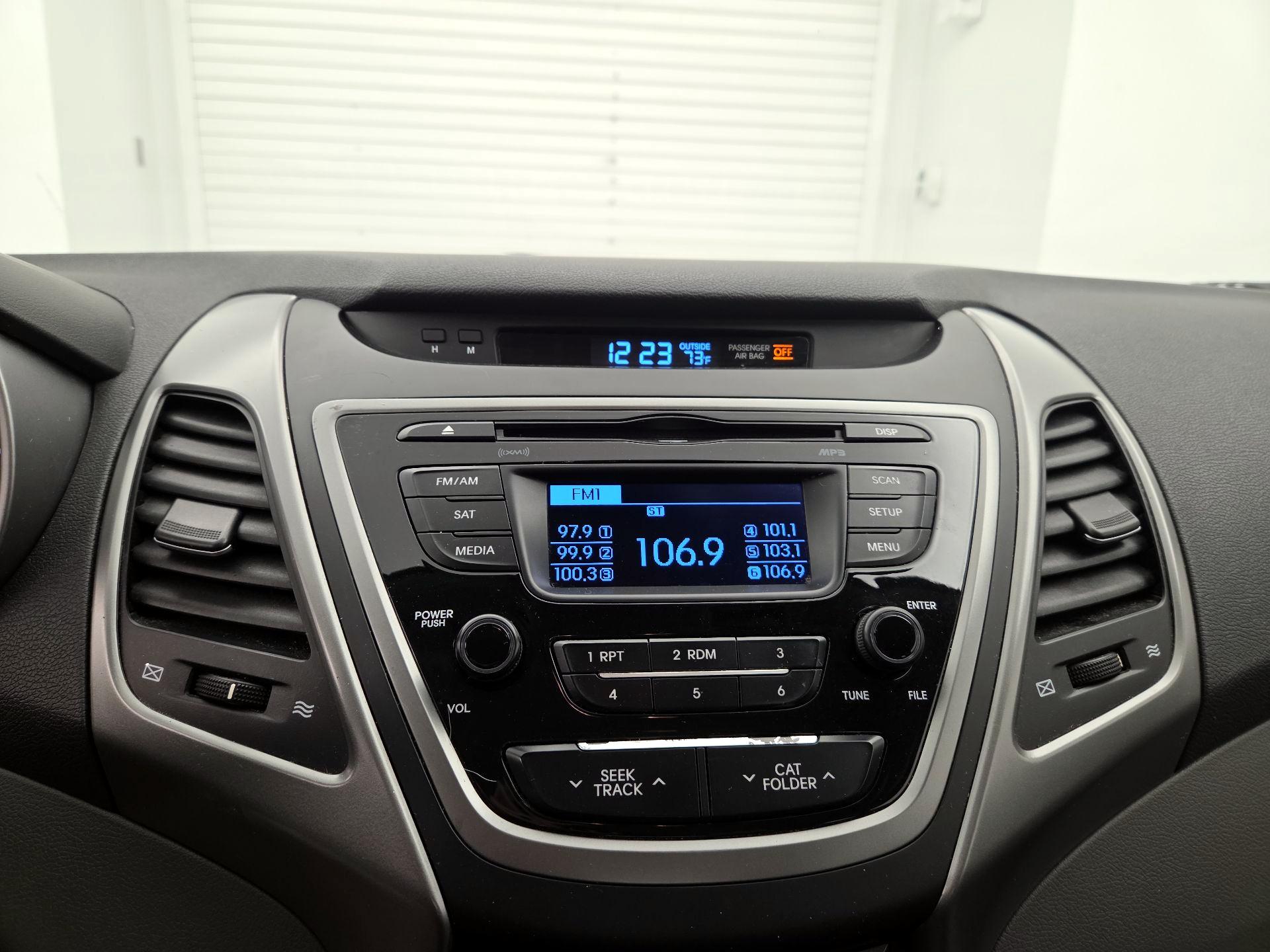 Thumbnail: 2016 Hyundai Elantra - 14