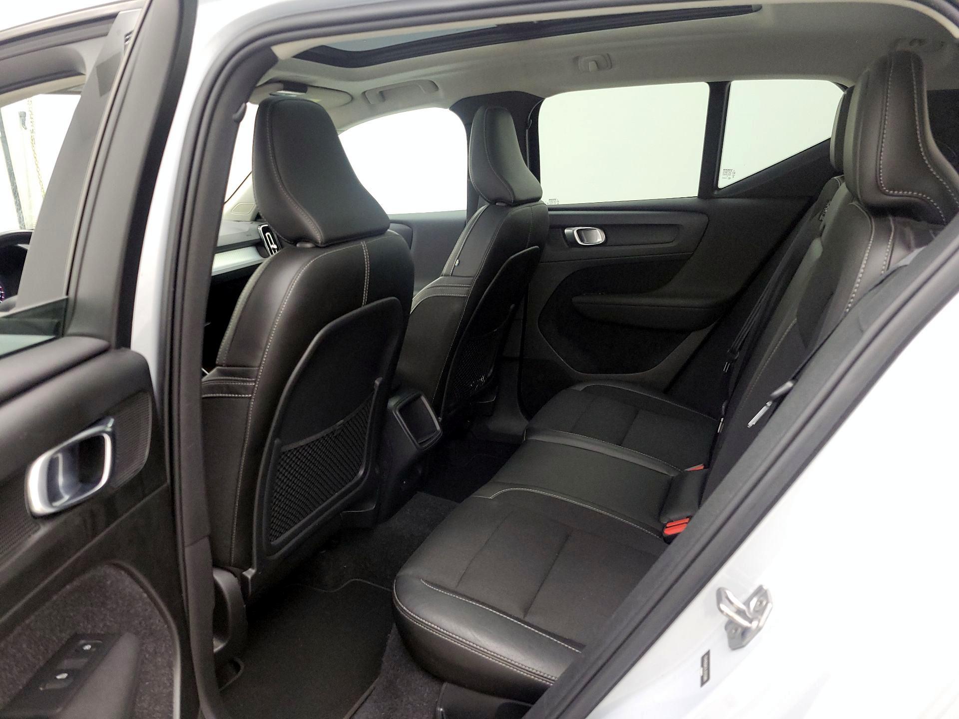Thumbnail: 2020 Volvo XC40 - 20