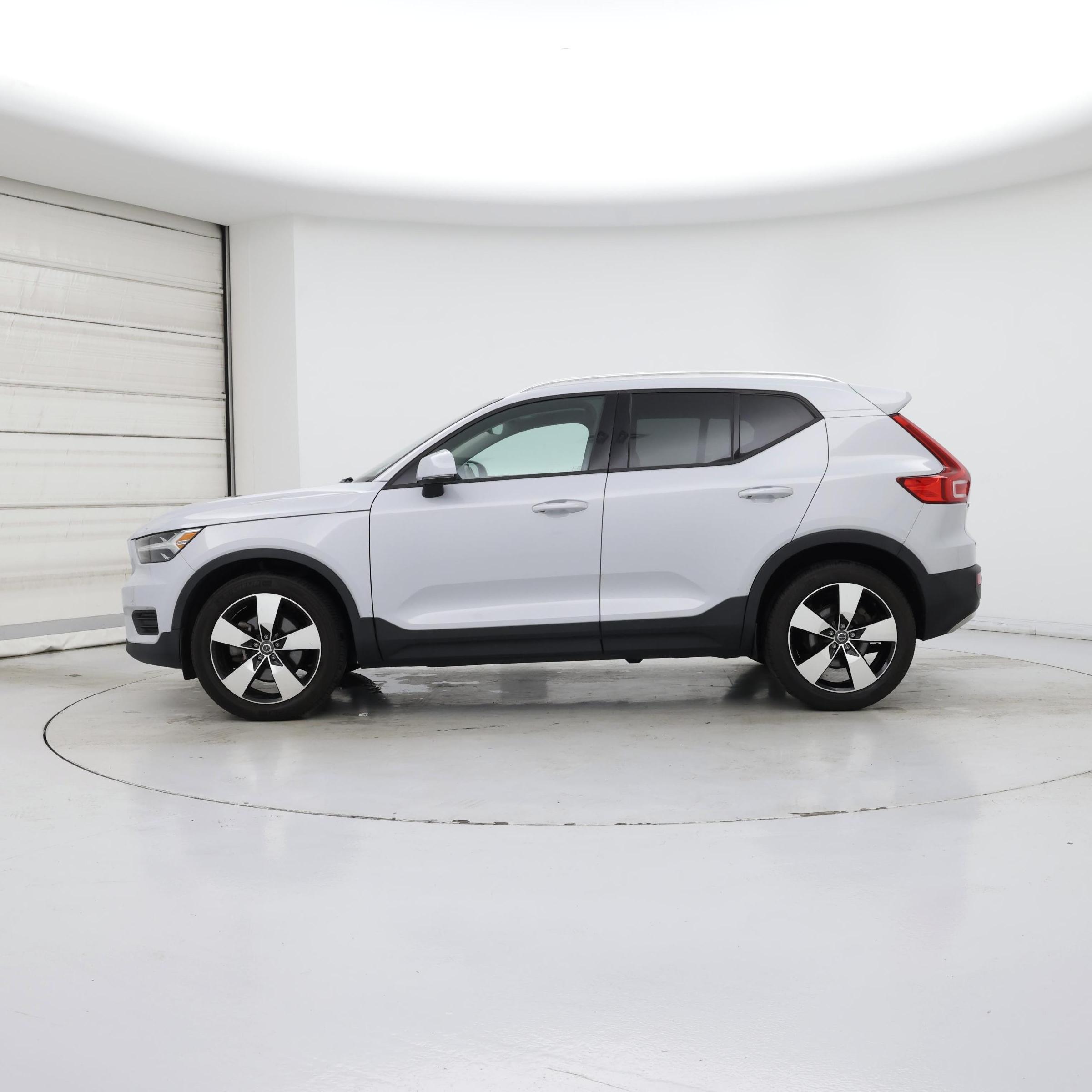 Thumbnail: 2020 Volvo XC40 - 3