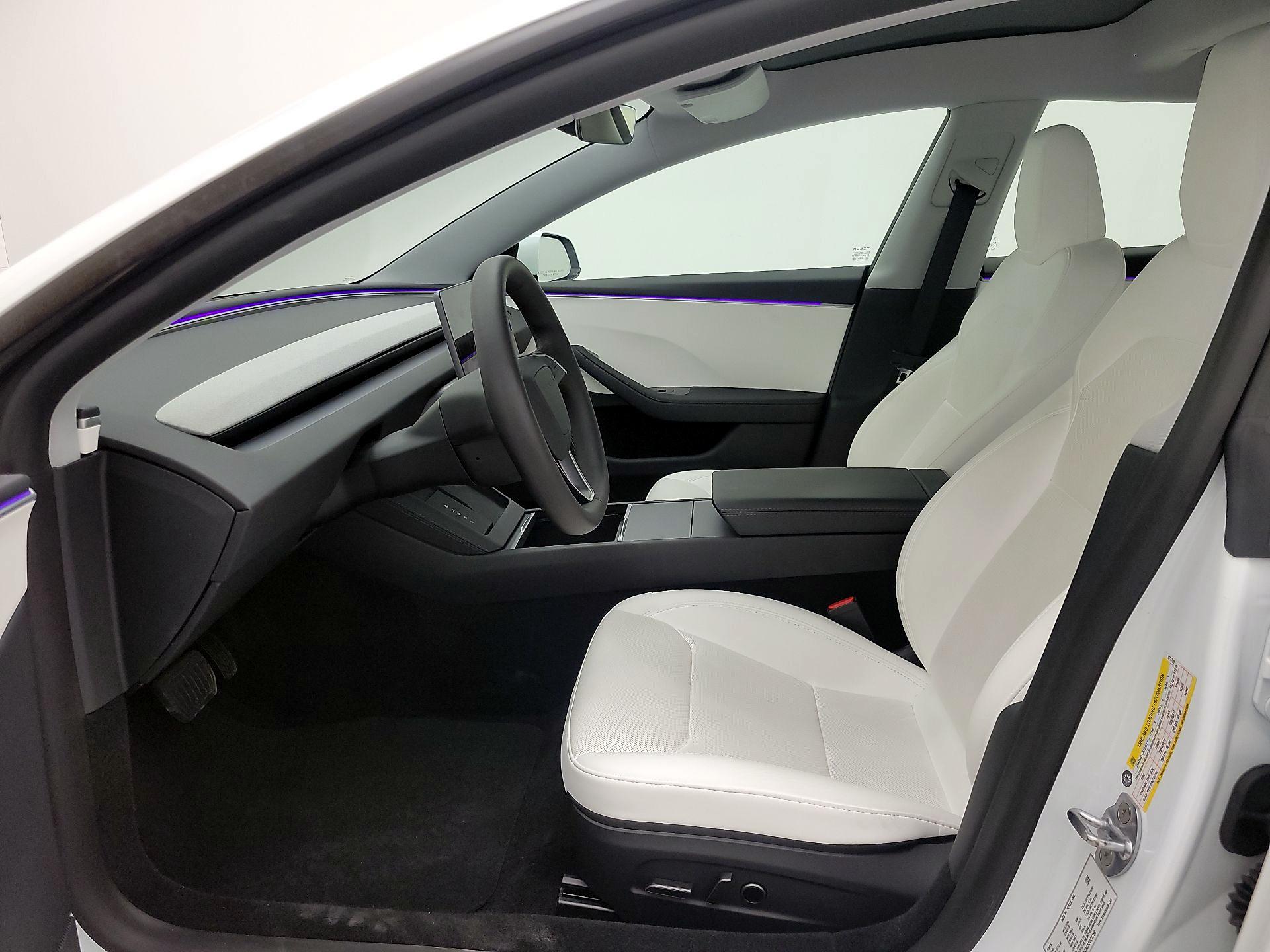 Thumbnail: 2025 Tesla Model 3 - 11