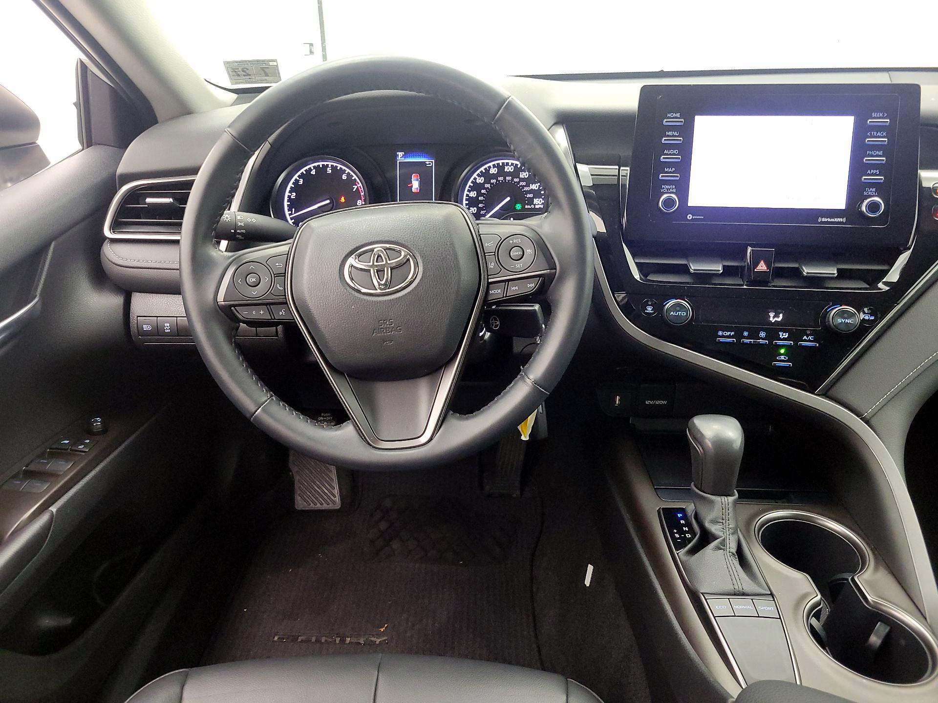 Thumbnail: 2022 Toyota Camry - 10