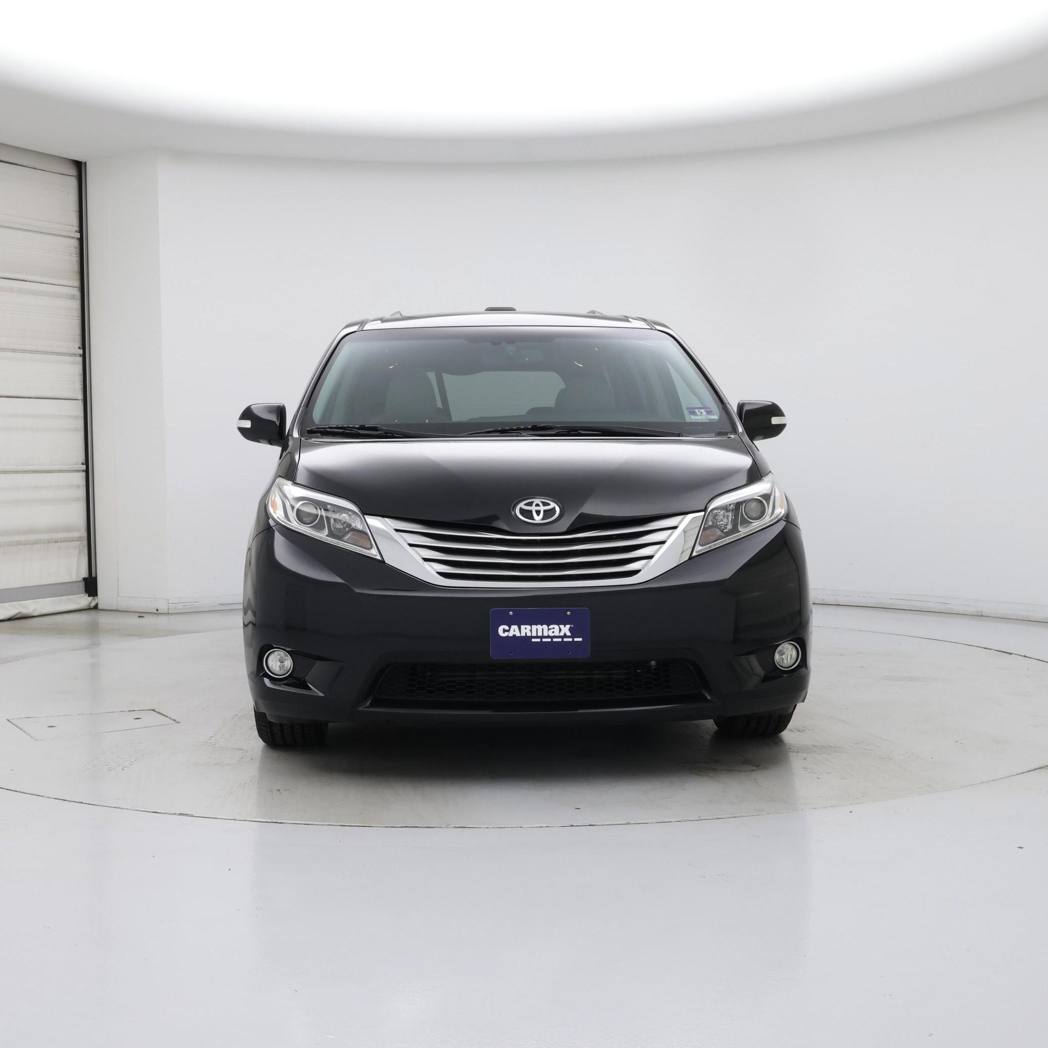 Thumbnail: 2017 Toyota Sienna - 5